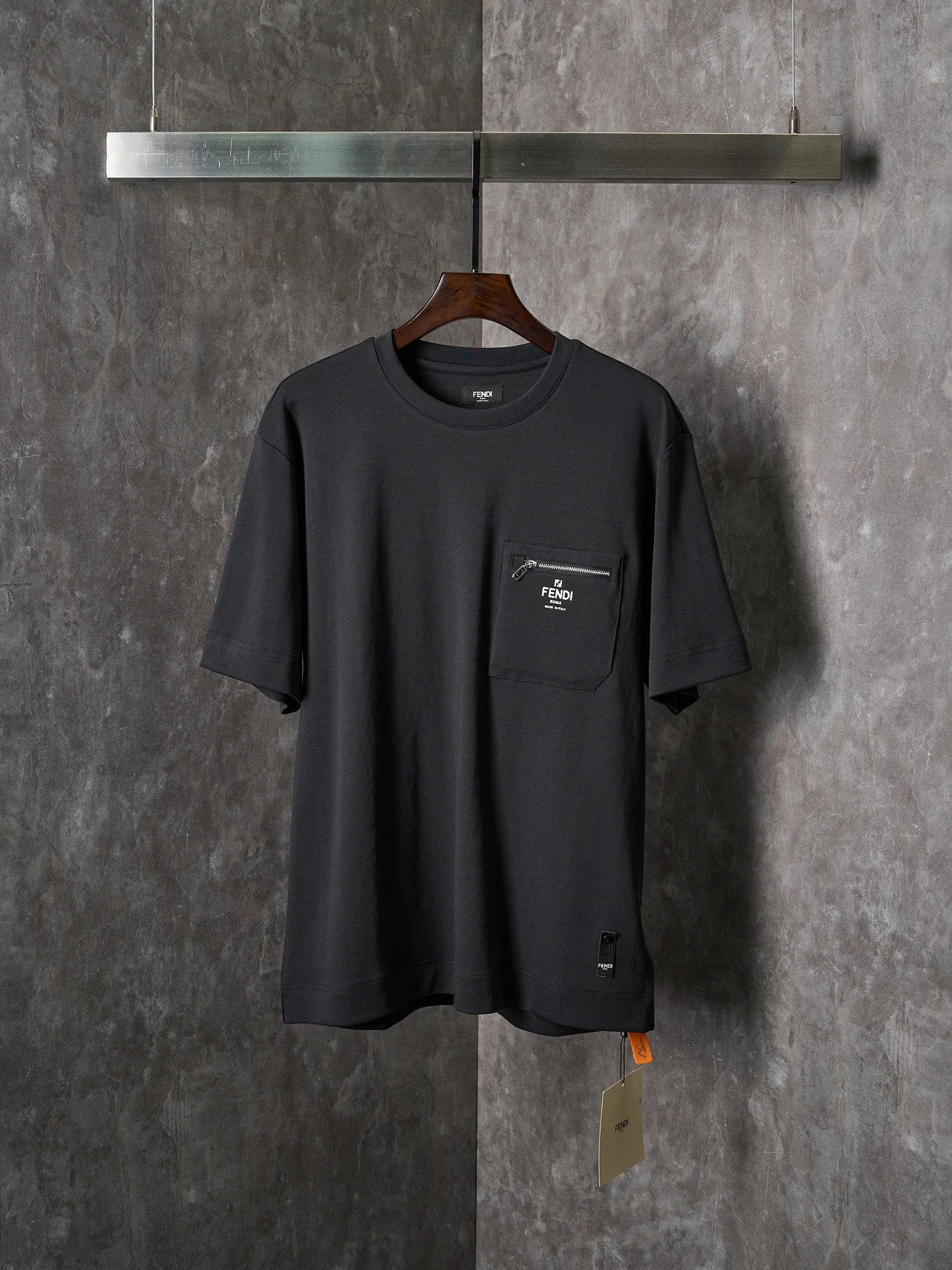 Fendi T-Shirt — 38033e6e