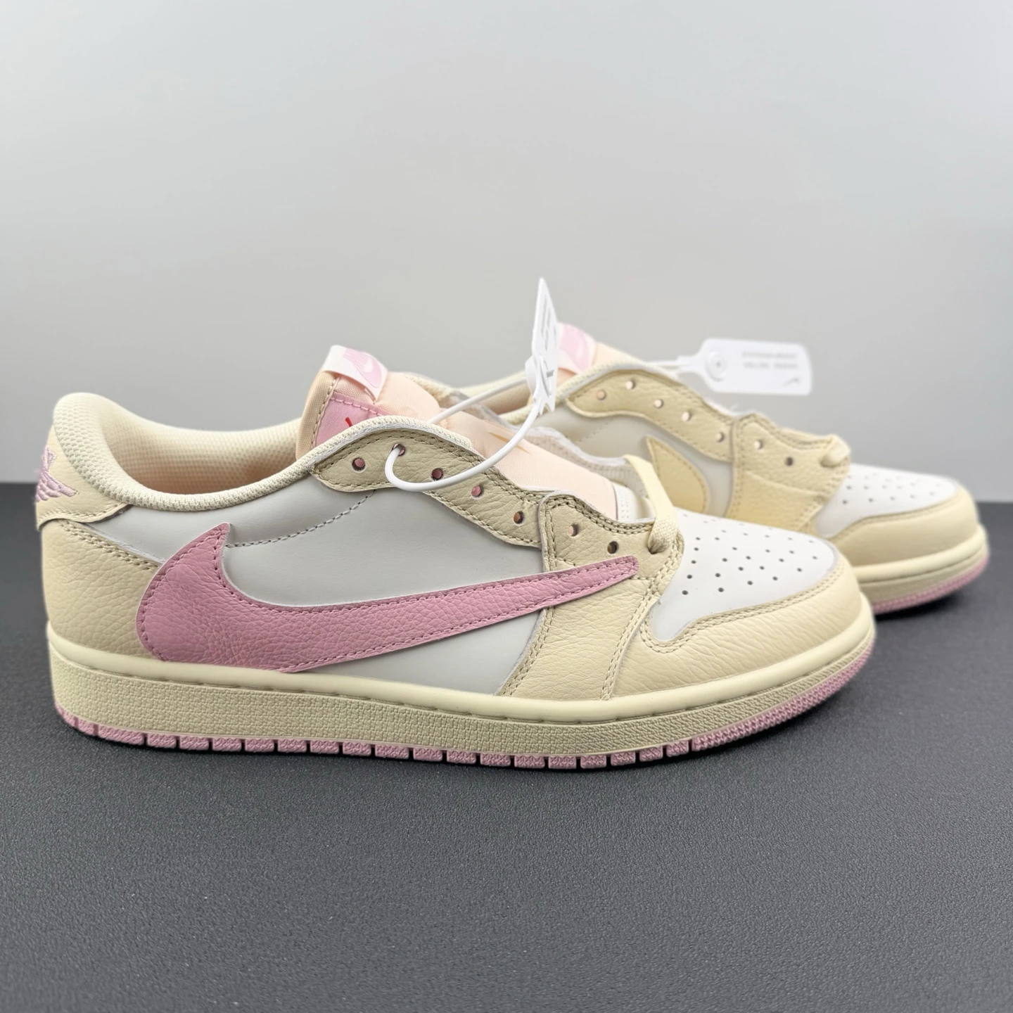 Nike Shoes — 1446eefd