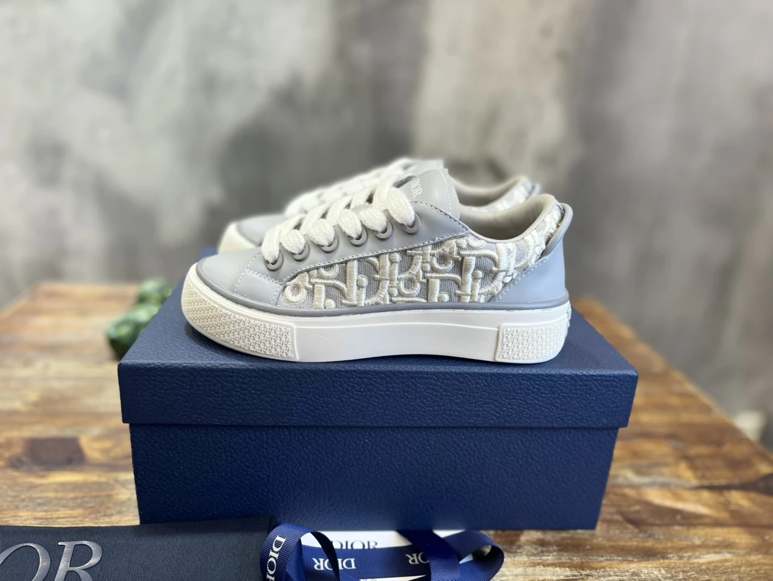 Dior Sneakers — 378d3823