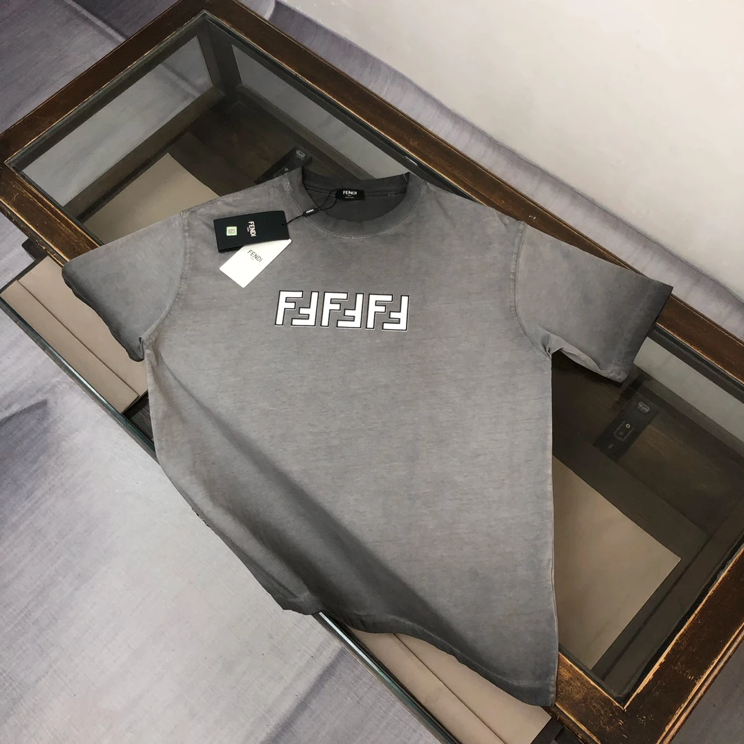 Fendi T-Shirt — 8b44e94e