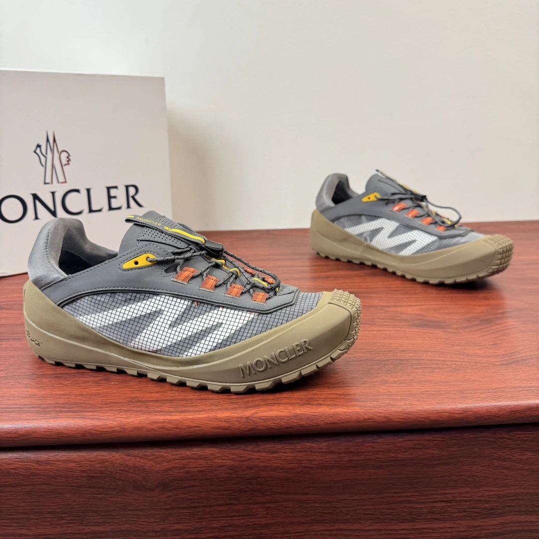 Moncler Sneakers — 09a38a64