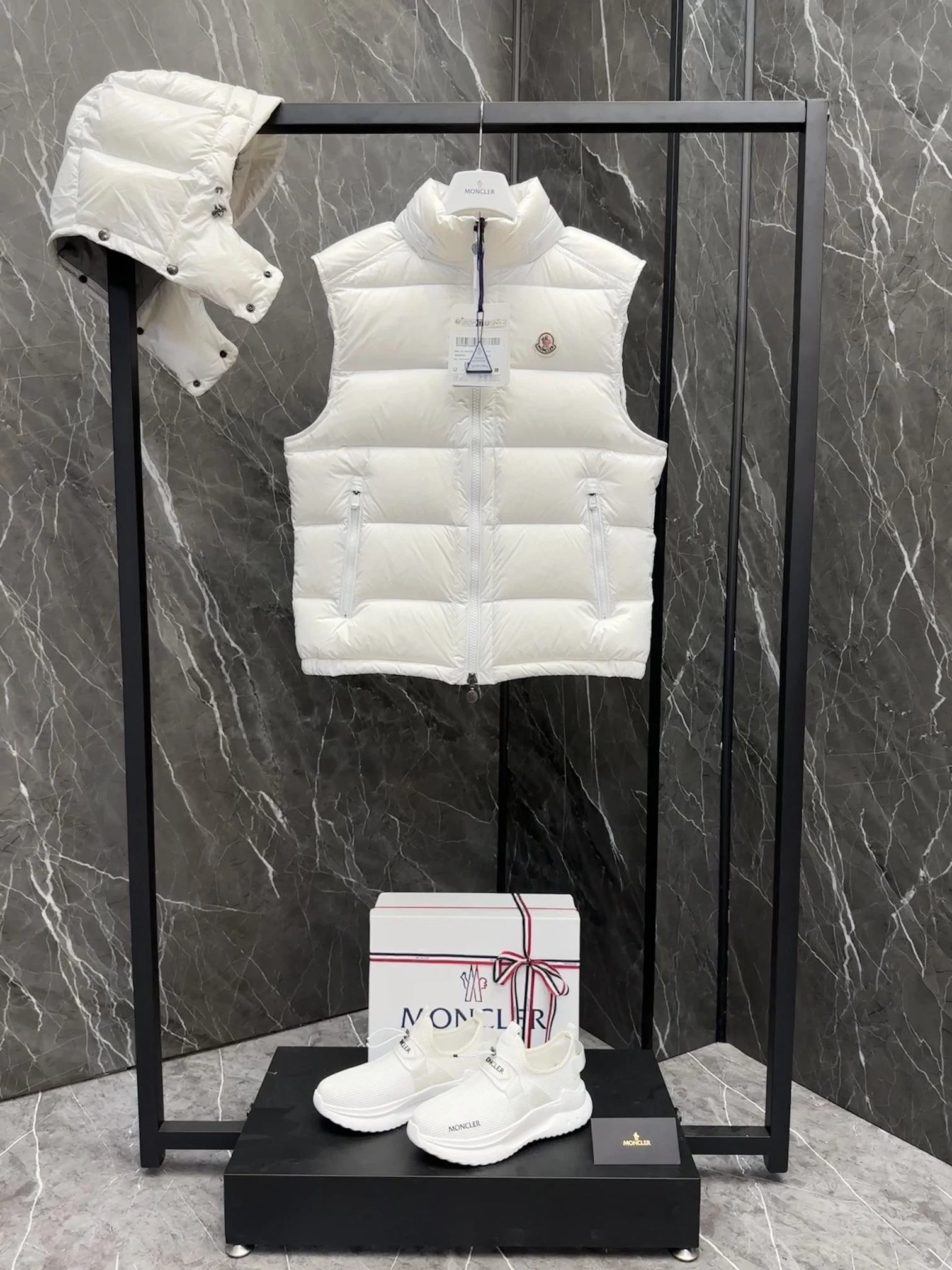 Moncler Down Jacket — bac0986b