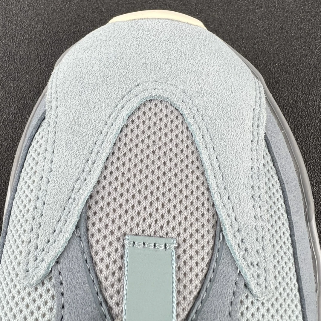 Adidas Shoes — 7e9dc87d