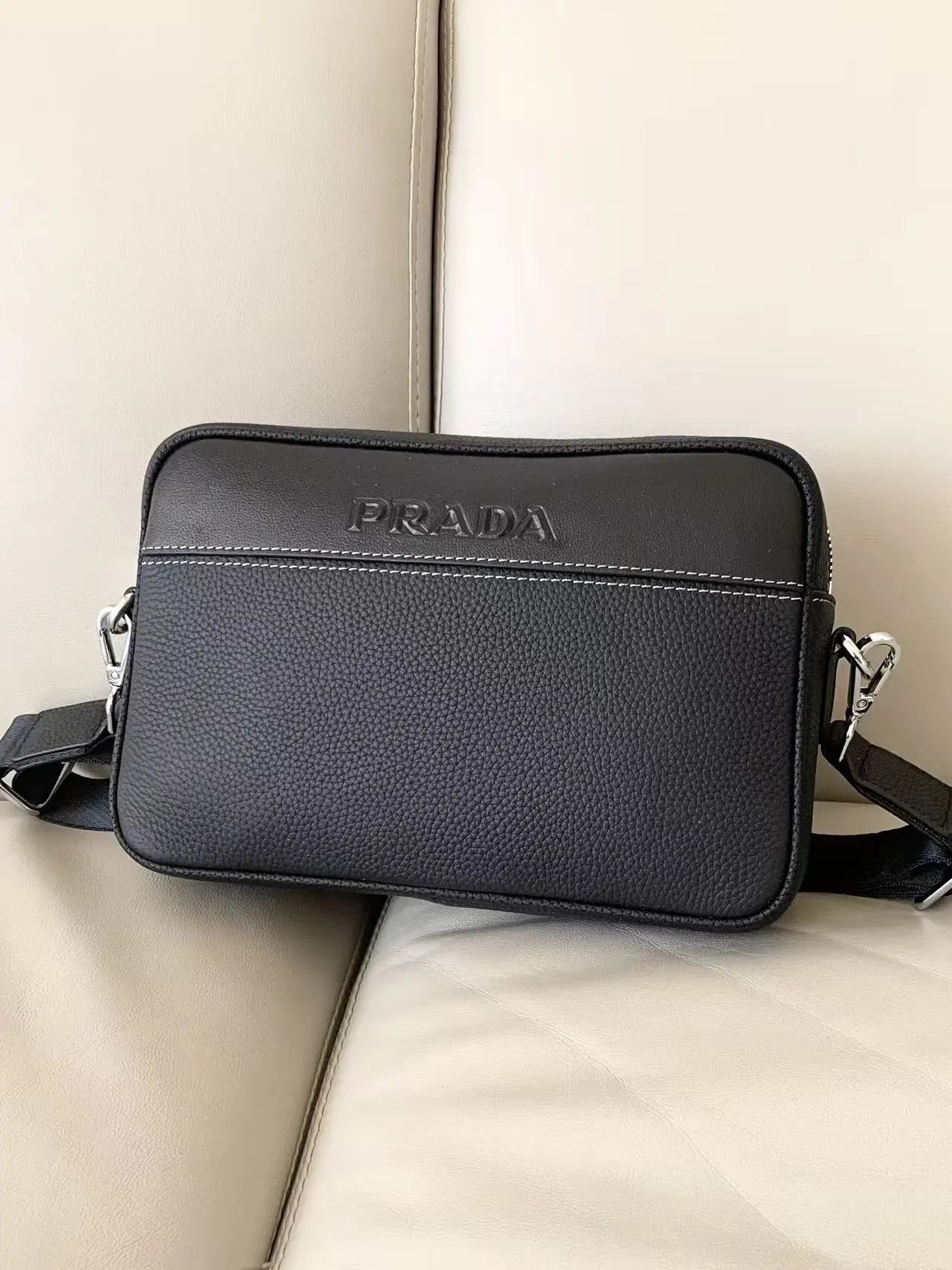 Prada Bag — e3420c94