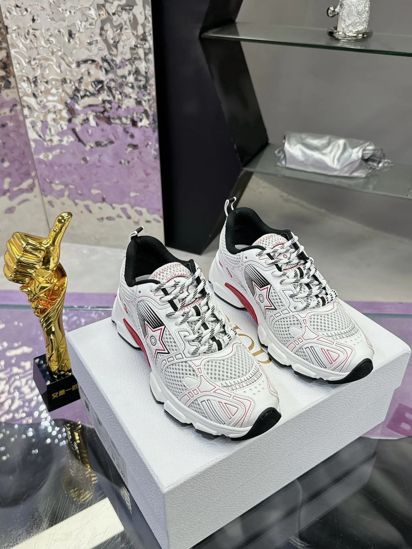 Dior Sneakers — 57e00312