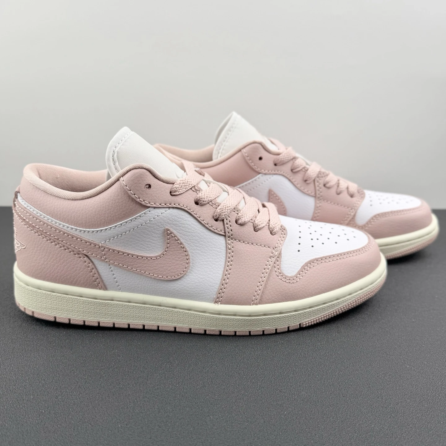 Nike Shoes — 14361809