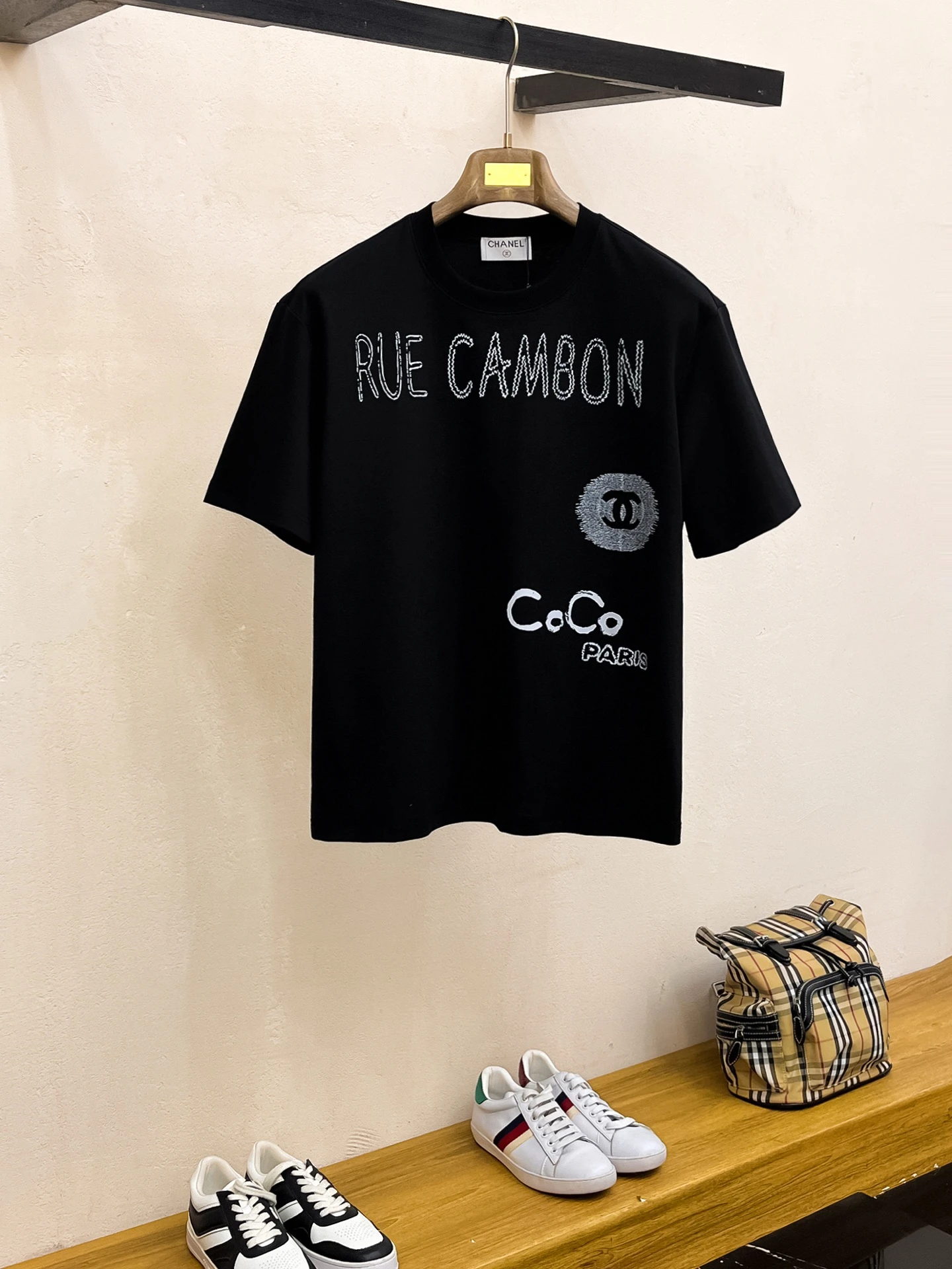 Chanel T-Shirt — 2fe9d6bc