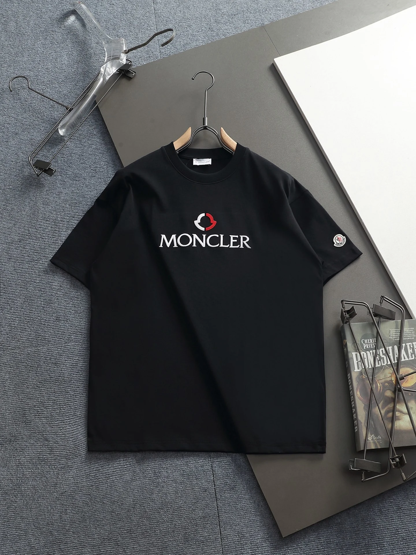 Moncler T-Shirt — 2be676a7