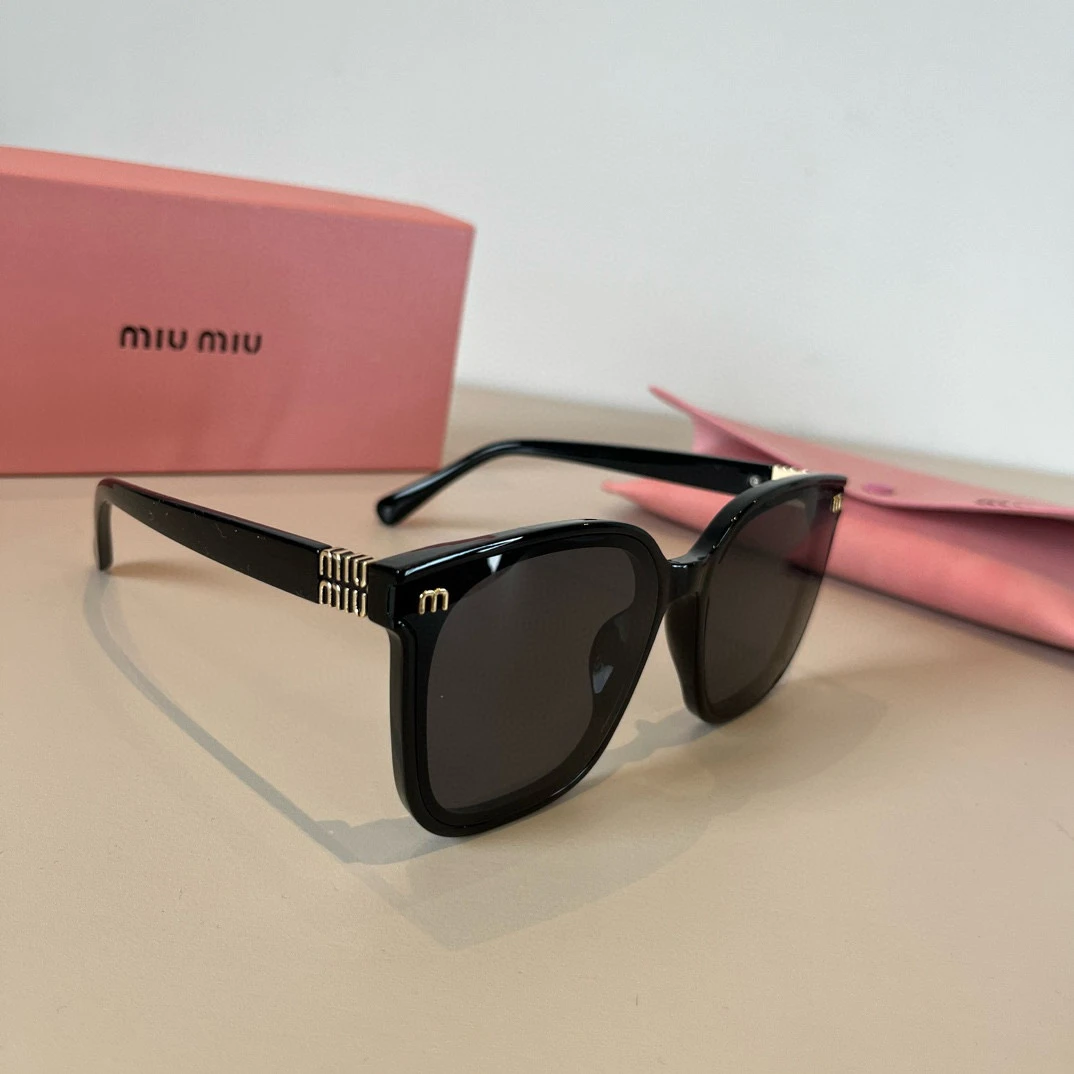 Miu Miu Eyewear — 4af1023f