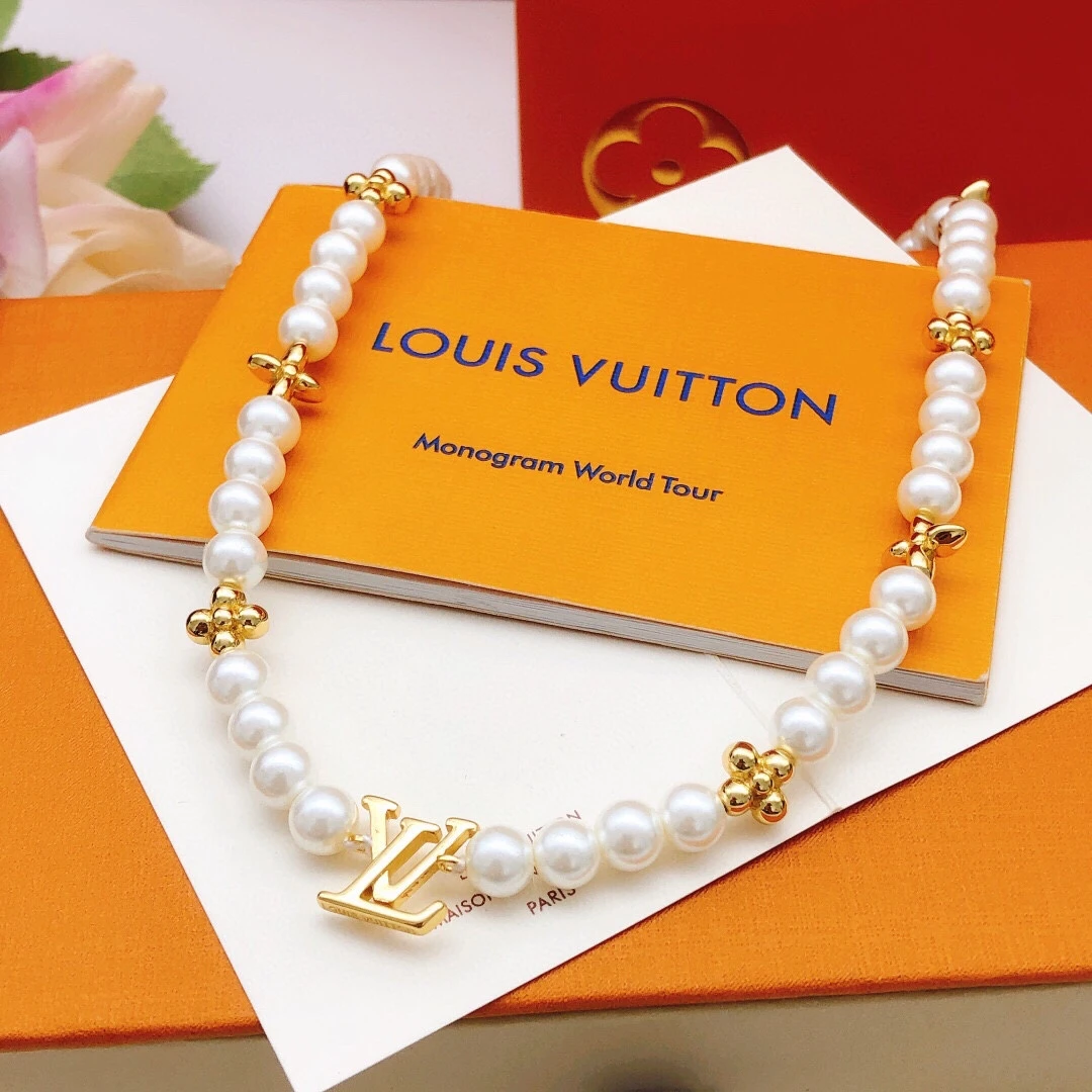 Louis Vuitton Necklaces — a9ad9ba5