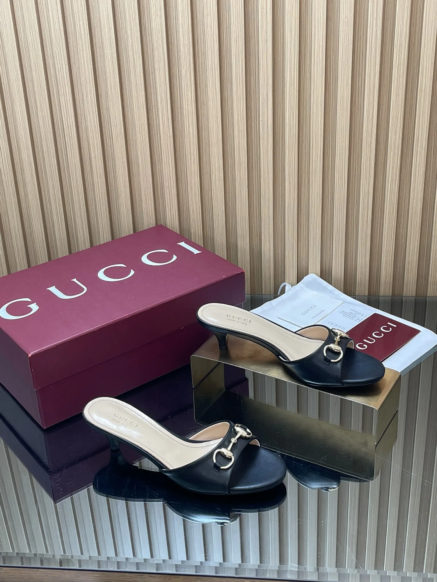 Gucci Slippers — 21b8dbec
