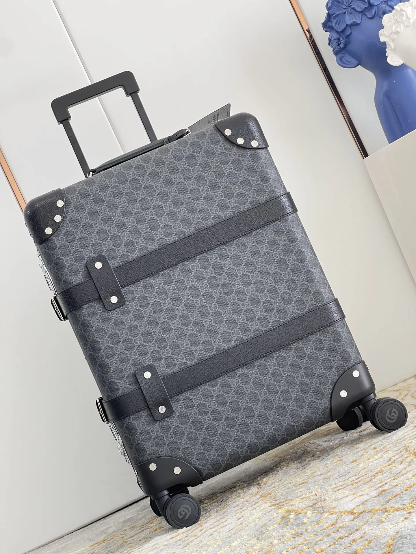Gucci Luggage — cf074e6e
