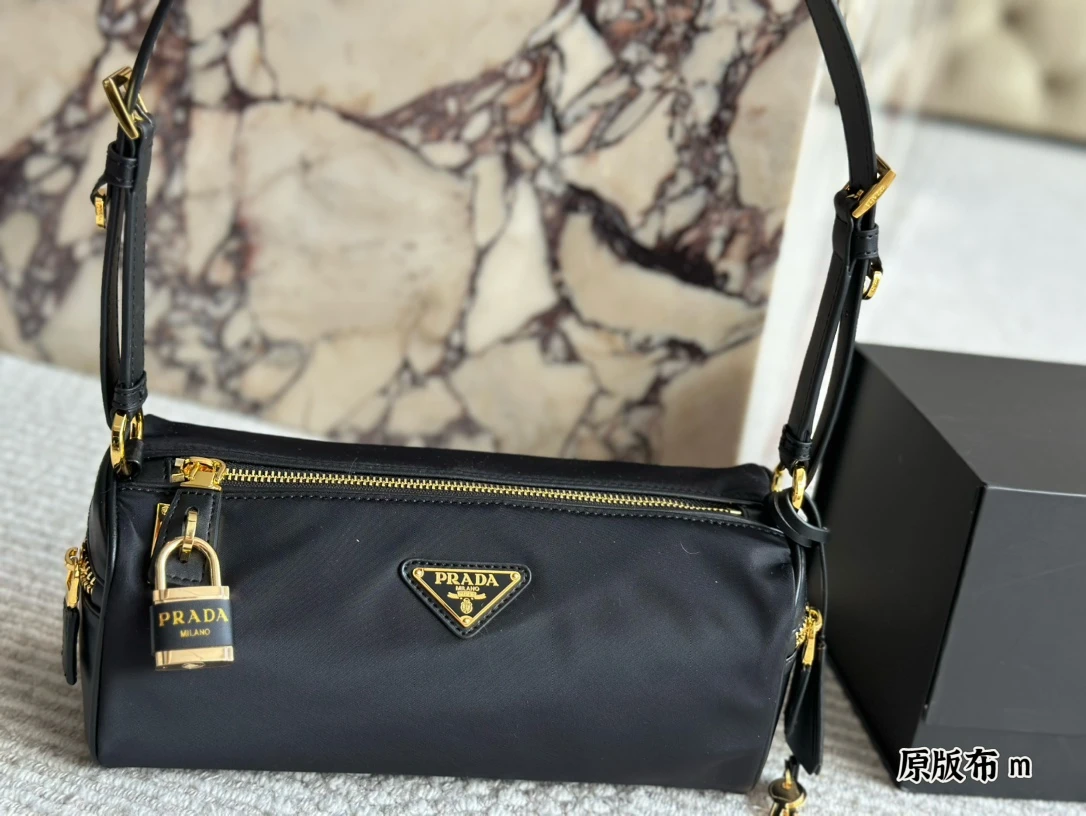 Prada Bag — 47b834fb