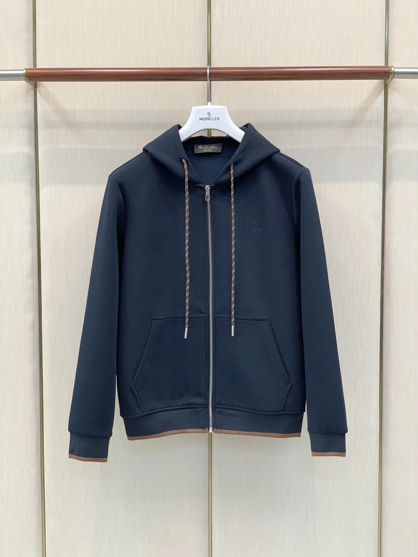 Loro Piana Clothing — 3ebbce1c