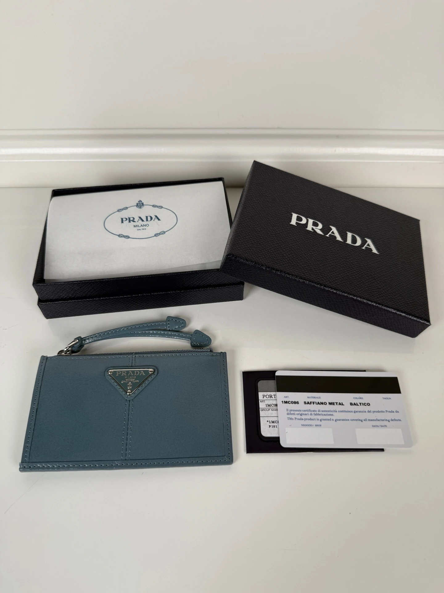 Cardholders — 2a96b39e