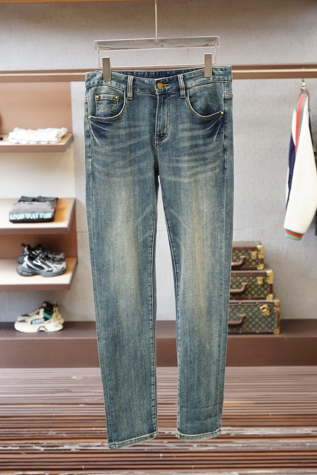 Louis Vuitton Jeans — a6c31255