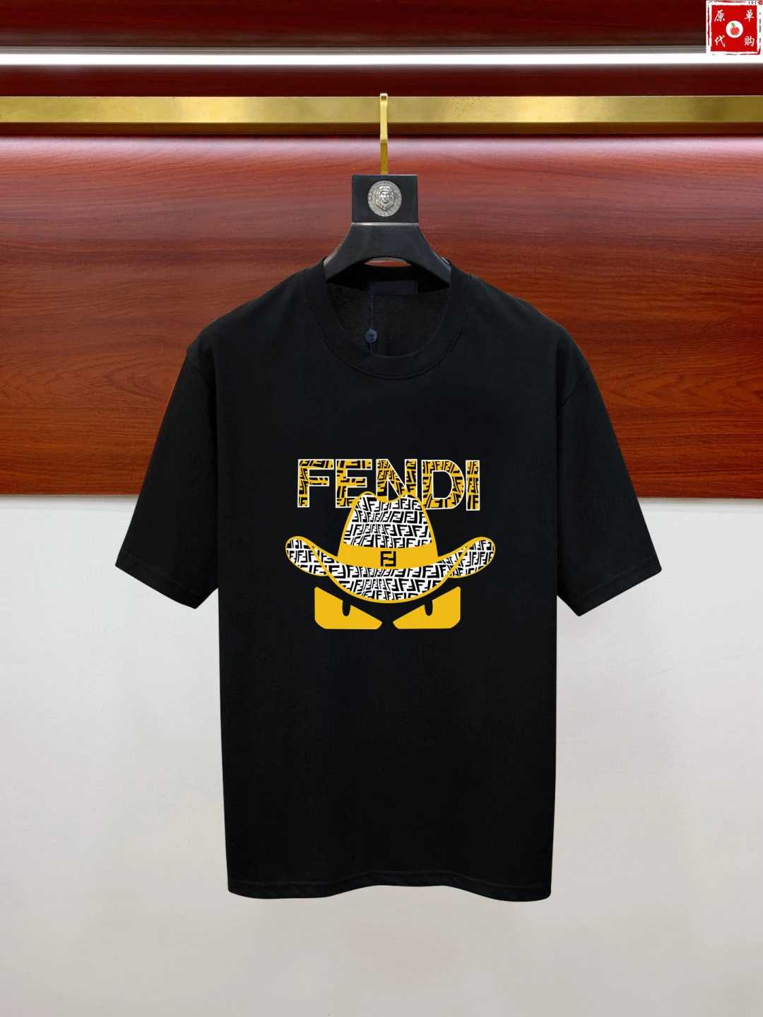 Fendi T-Shirt — 20850ee4