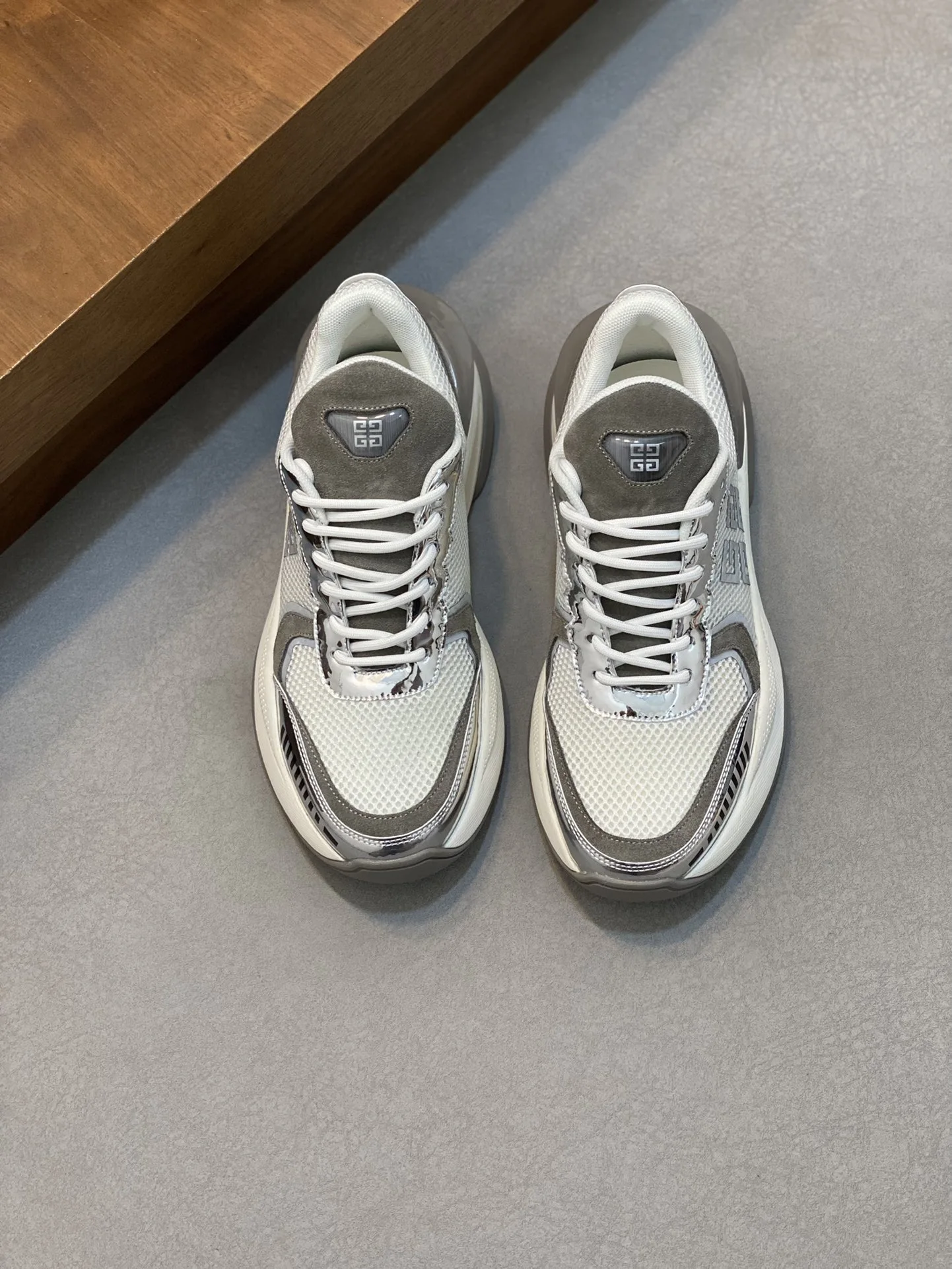 Givenchy Sneakers — e0e68d08