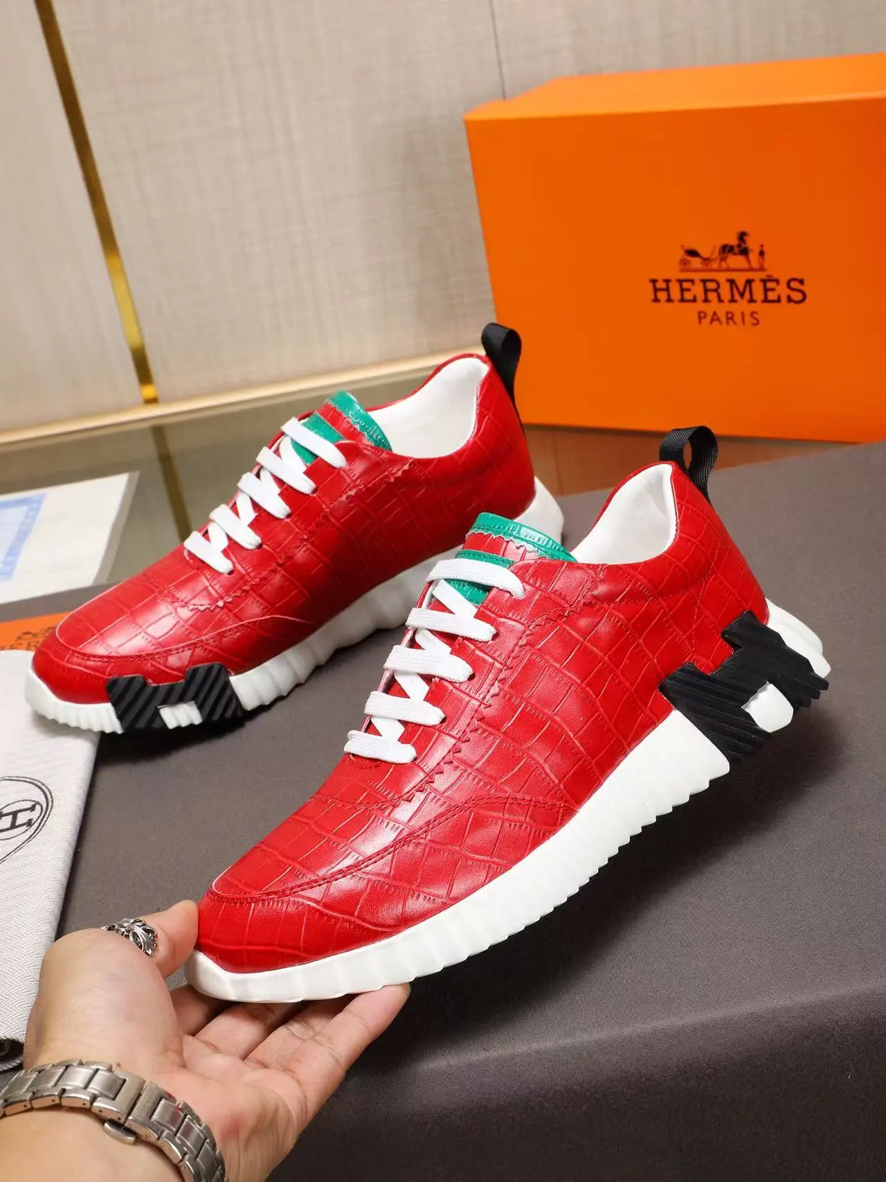 Hermès Sneakers — 8a2f250d
