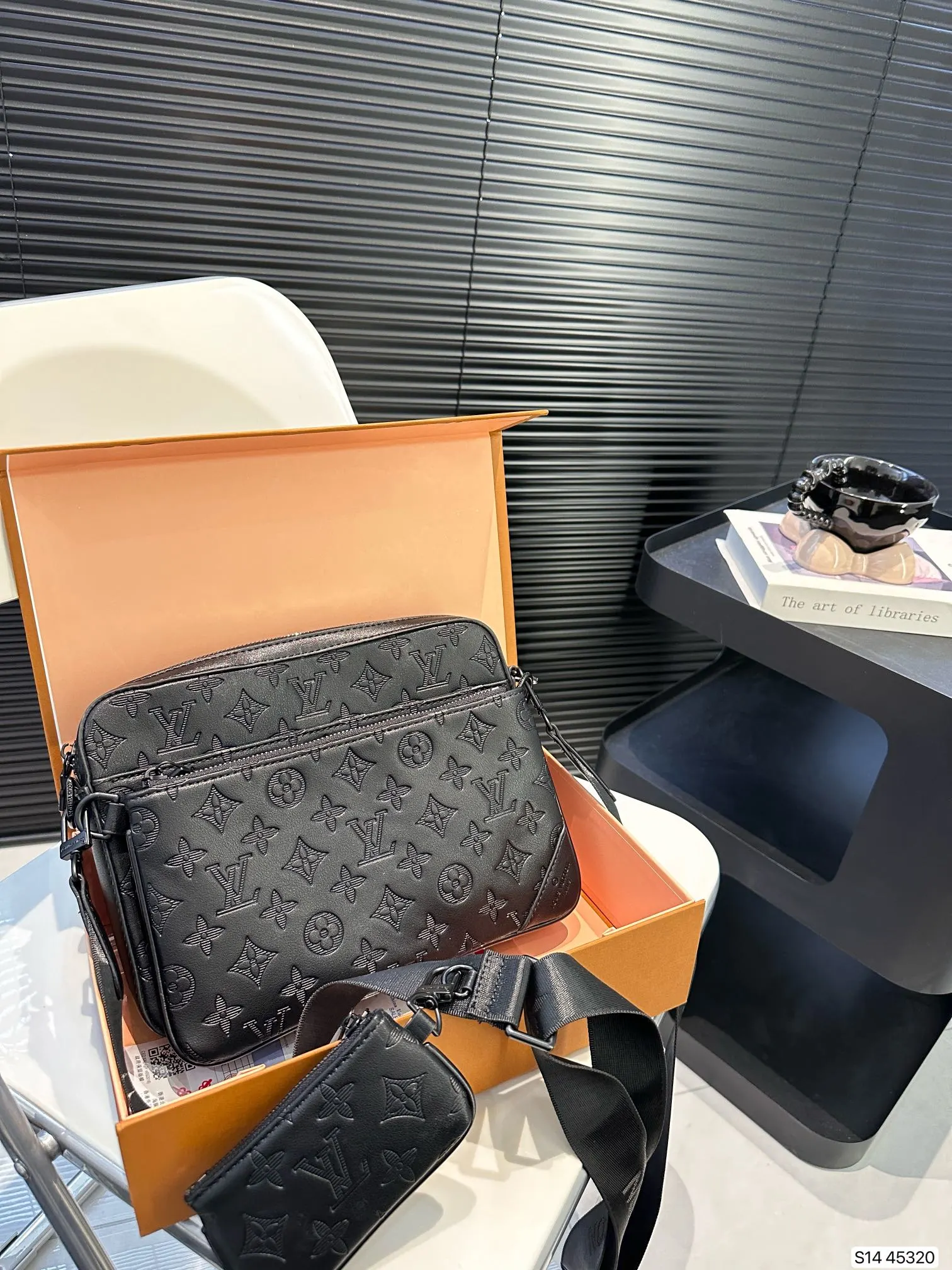 Louis Vuitton Bag — 3714152a