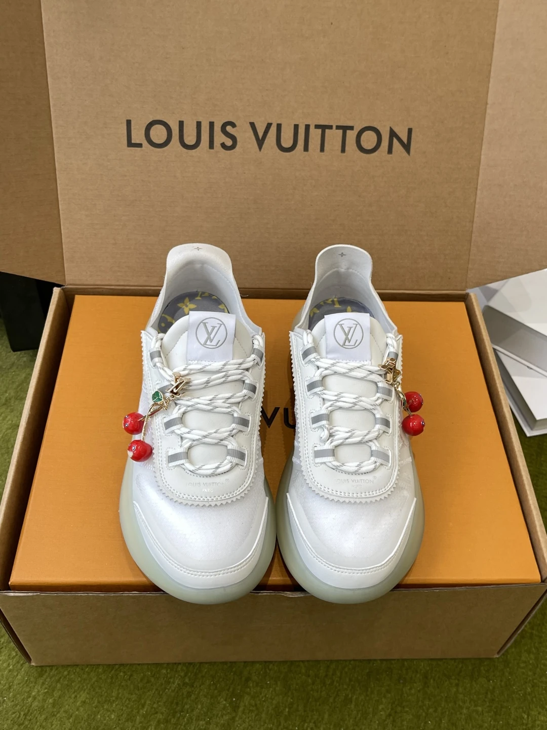 Louis Vuitton Sneakers — ee6fc299