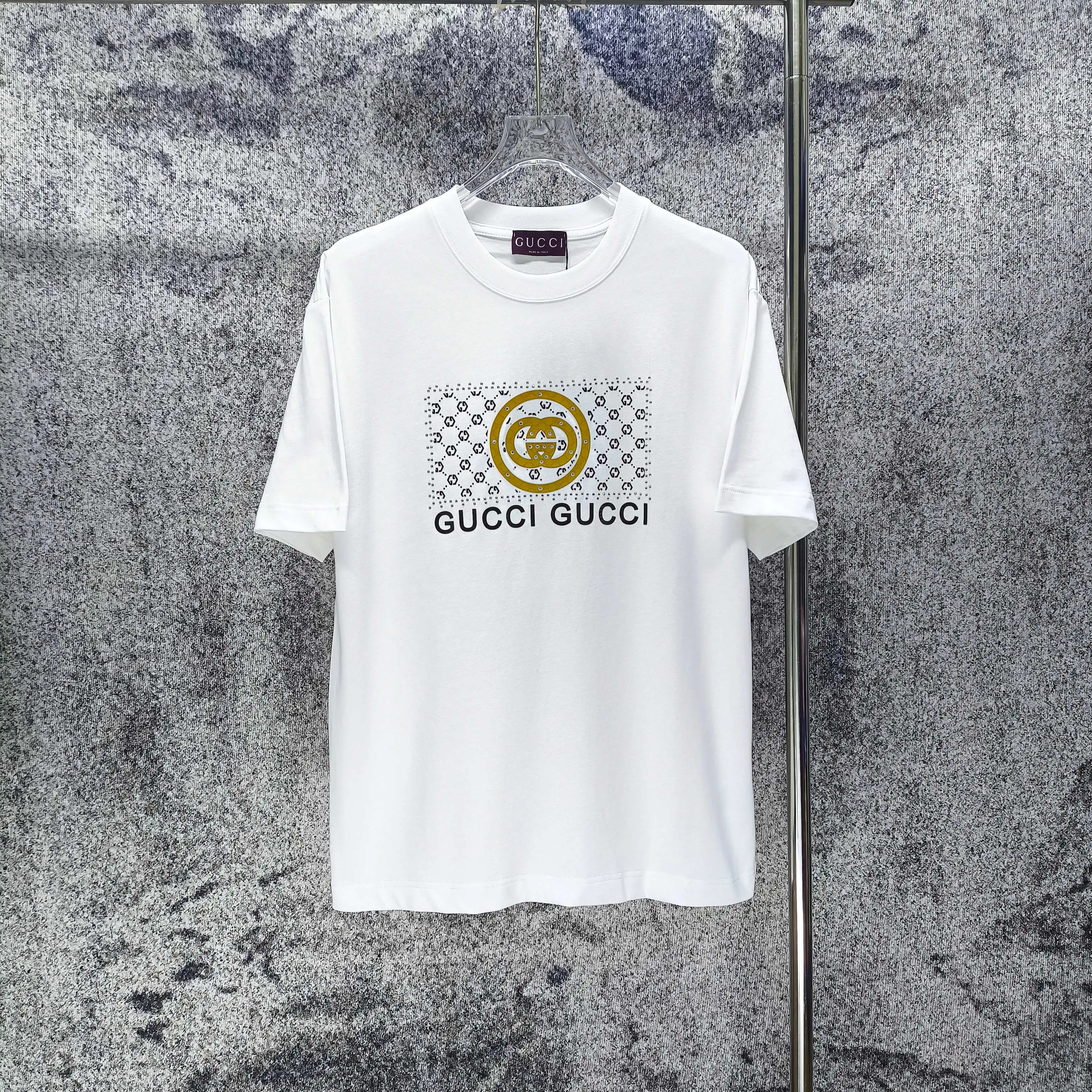Gucci T-Shirt — 8b7b82ee