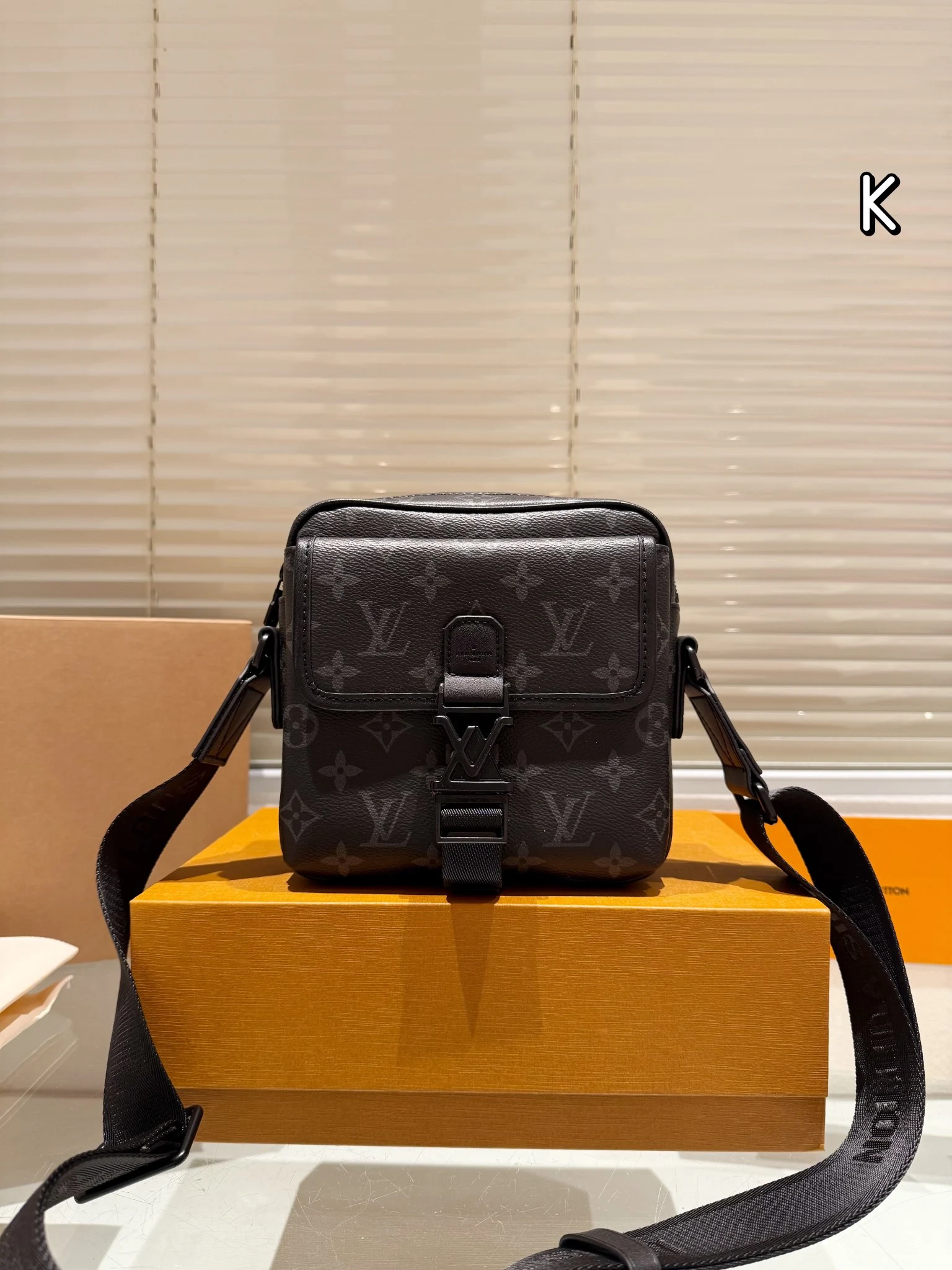 Louis Vuitton Bag — 338a8fd0