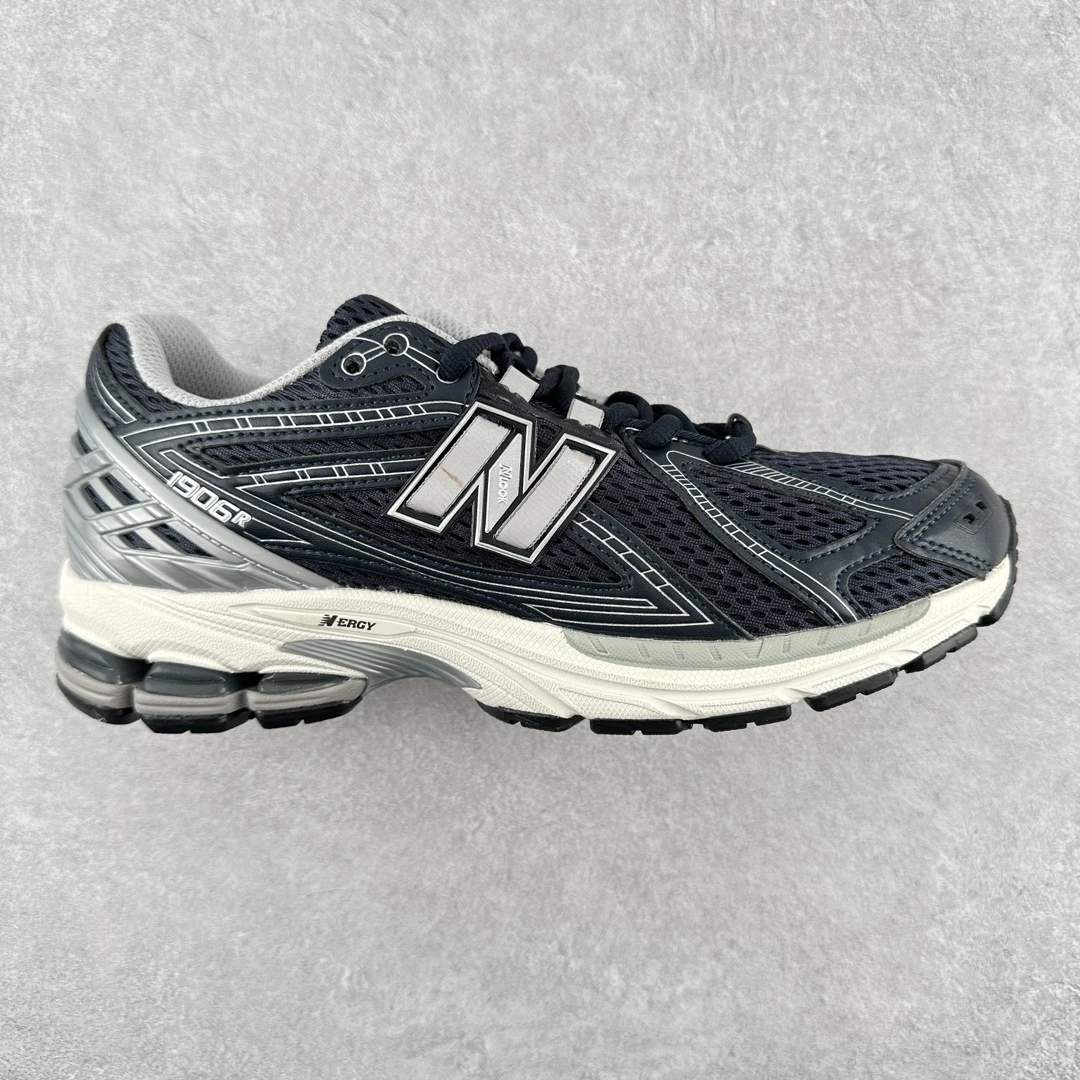 New Balance Sneakers — 5e6dc952