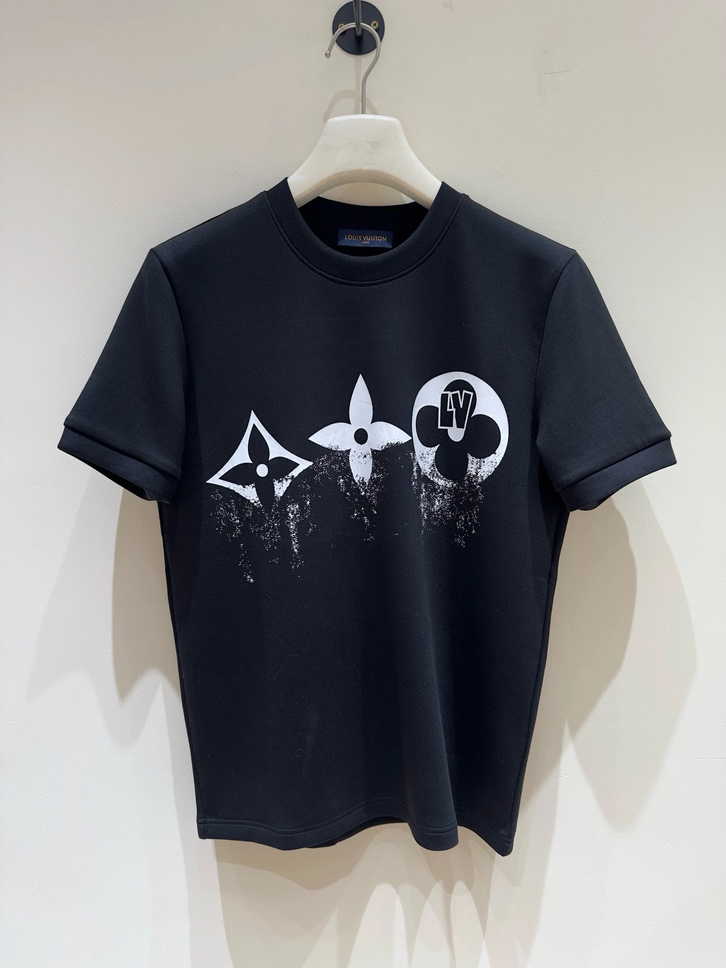 Louis Vuitton T-Shirt — 1e22b8ca