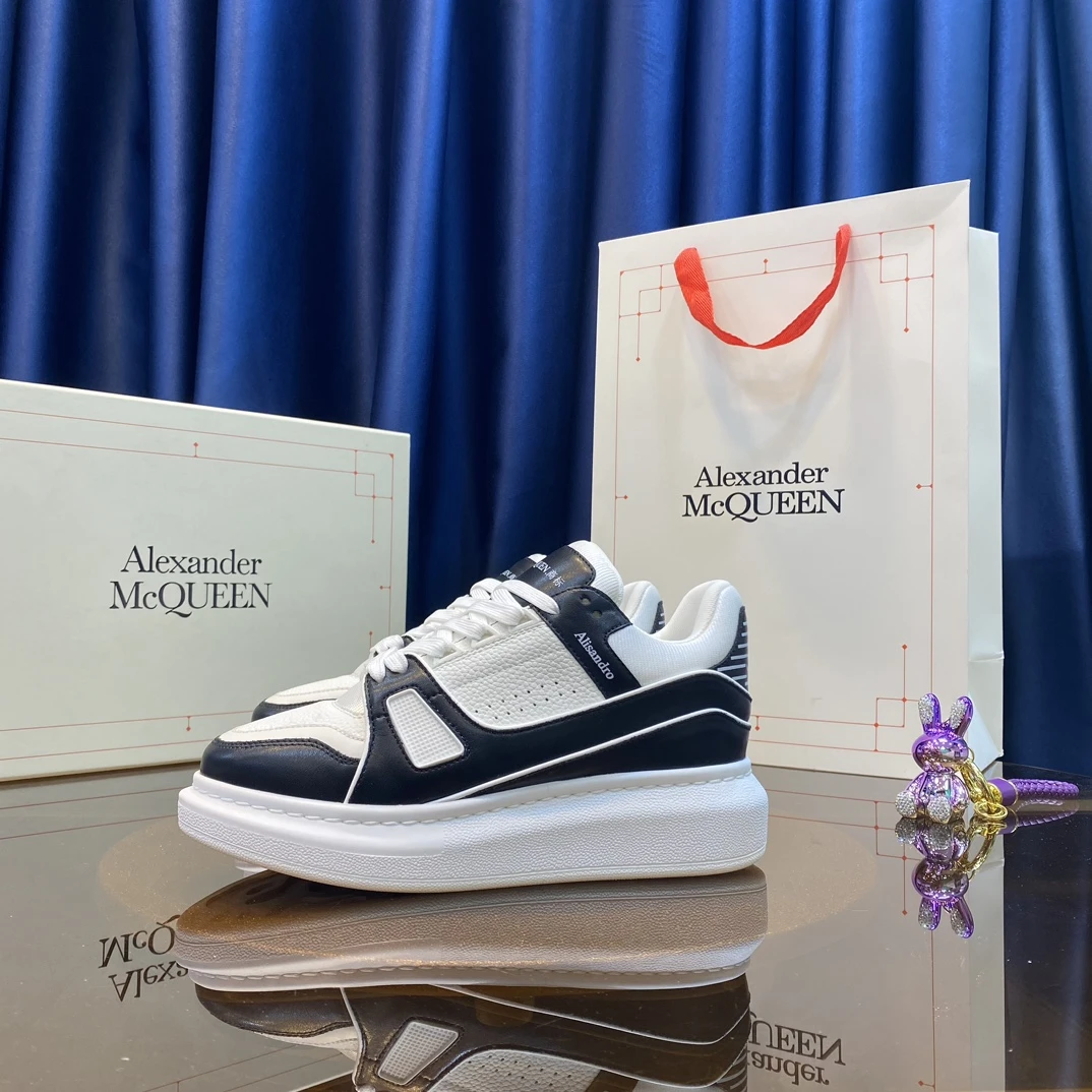Alexander McQueen Sneakers — a97f2022