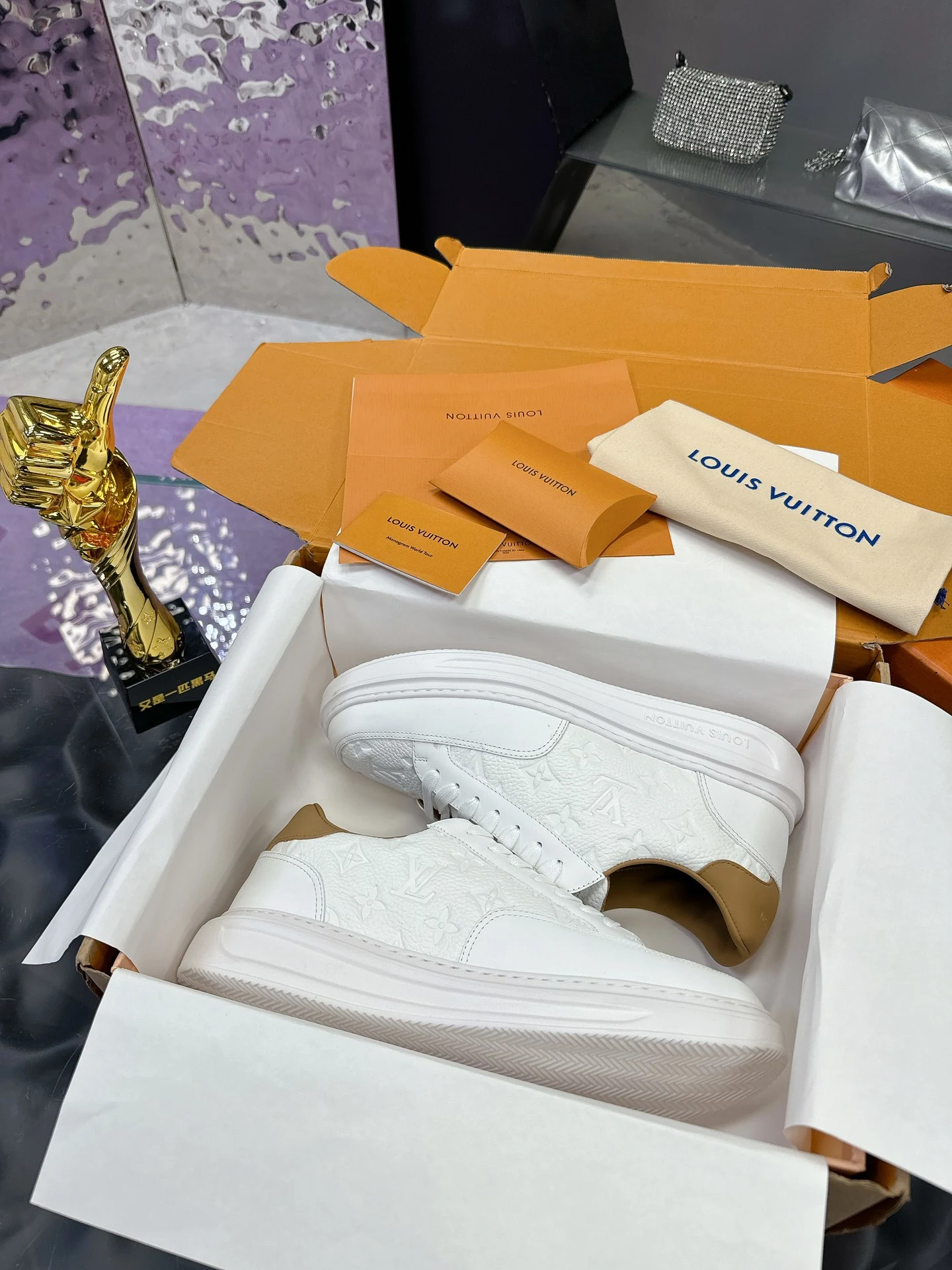 Louis Vuitton Sneakers — b9748822