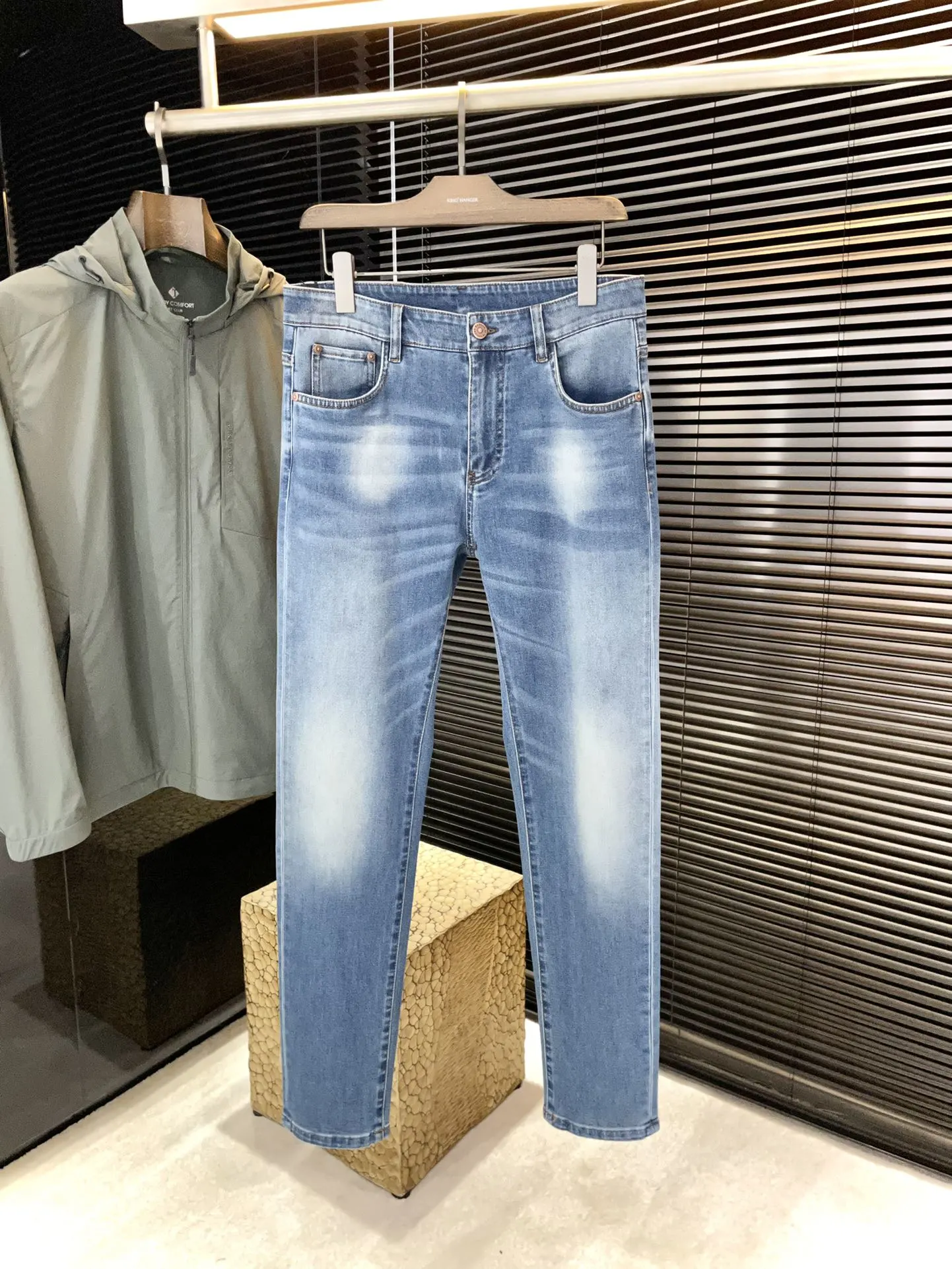 Jeans — 28190370