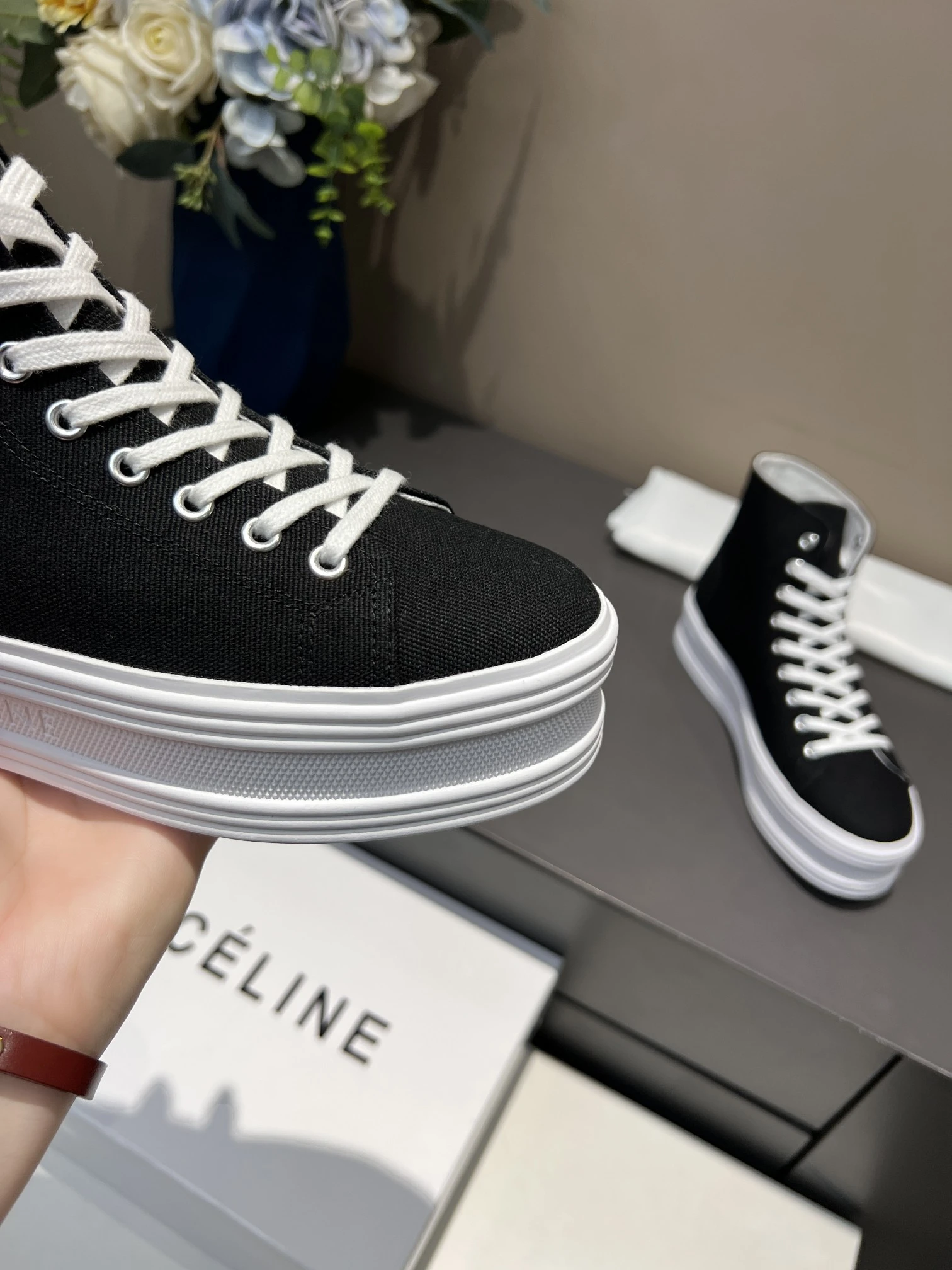 Celine Shoes — d34b2dde