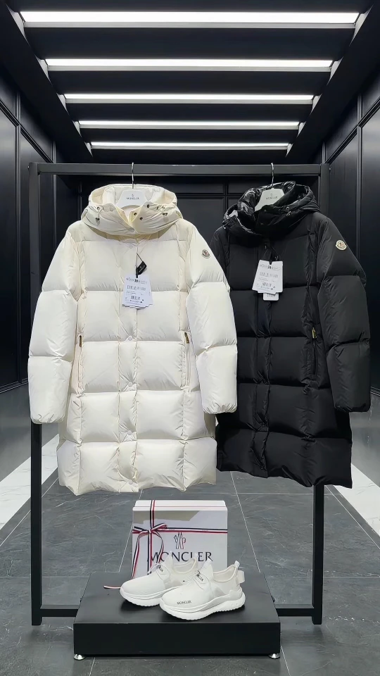 Moncler Down Jackets — 320ed593
