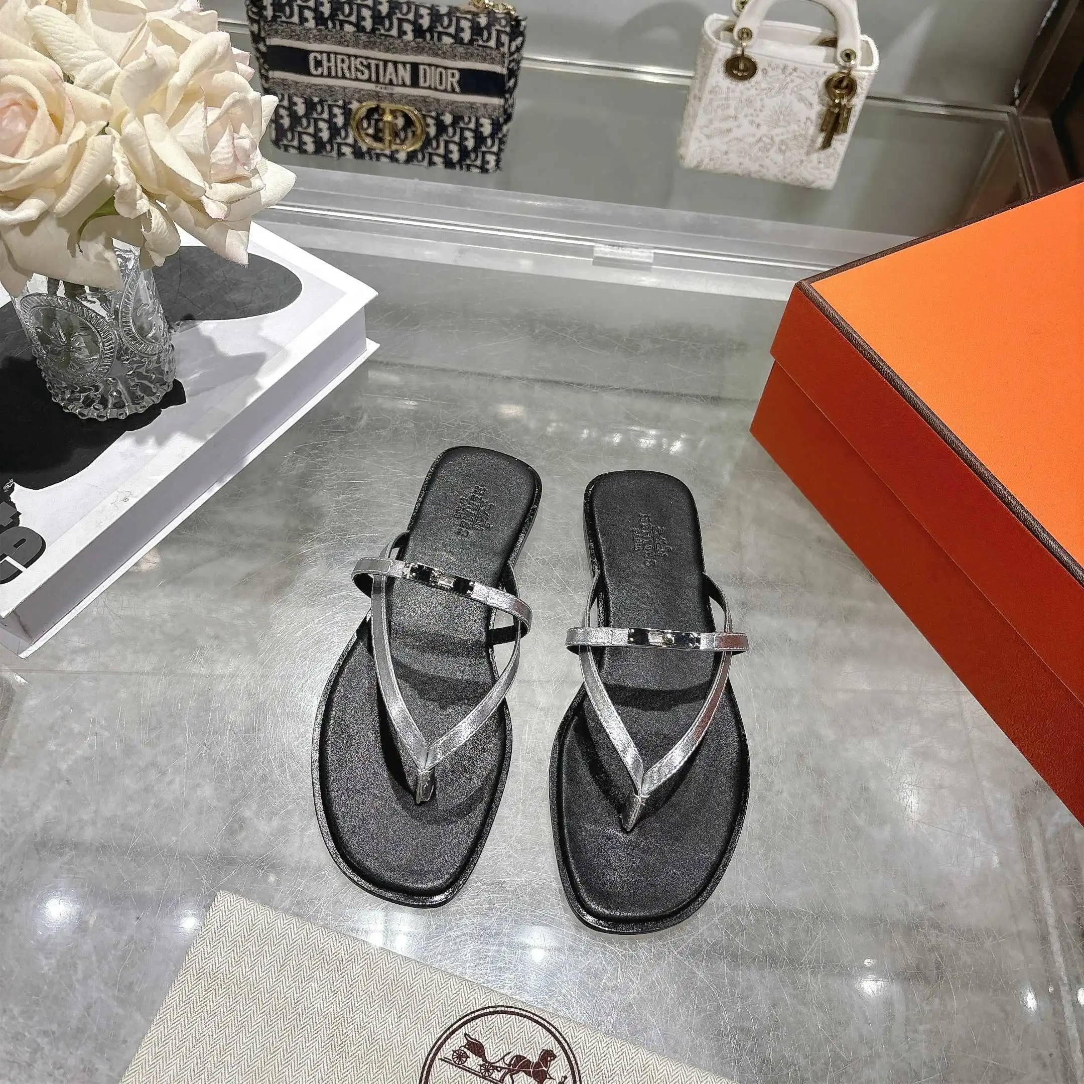 Hermès Slippers — 42da09ad