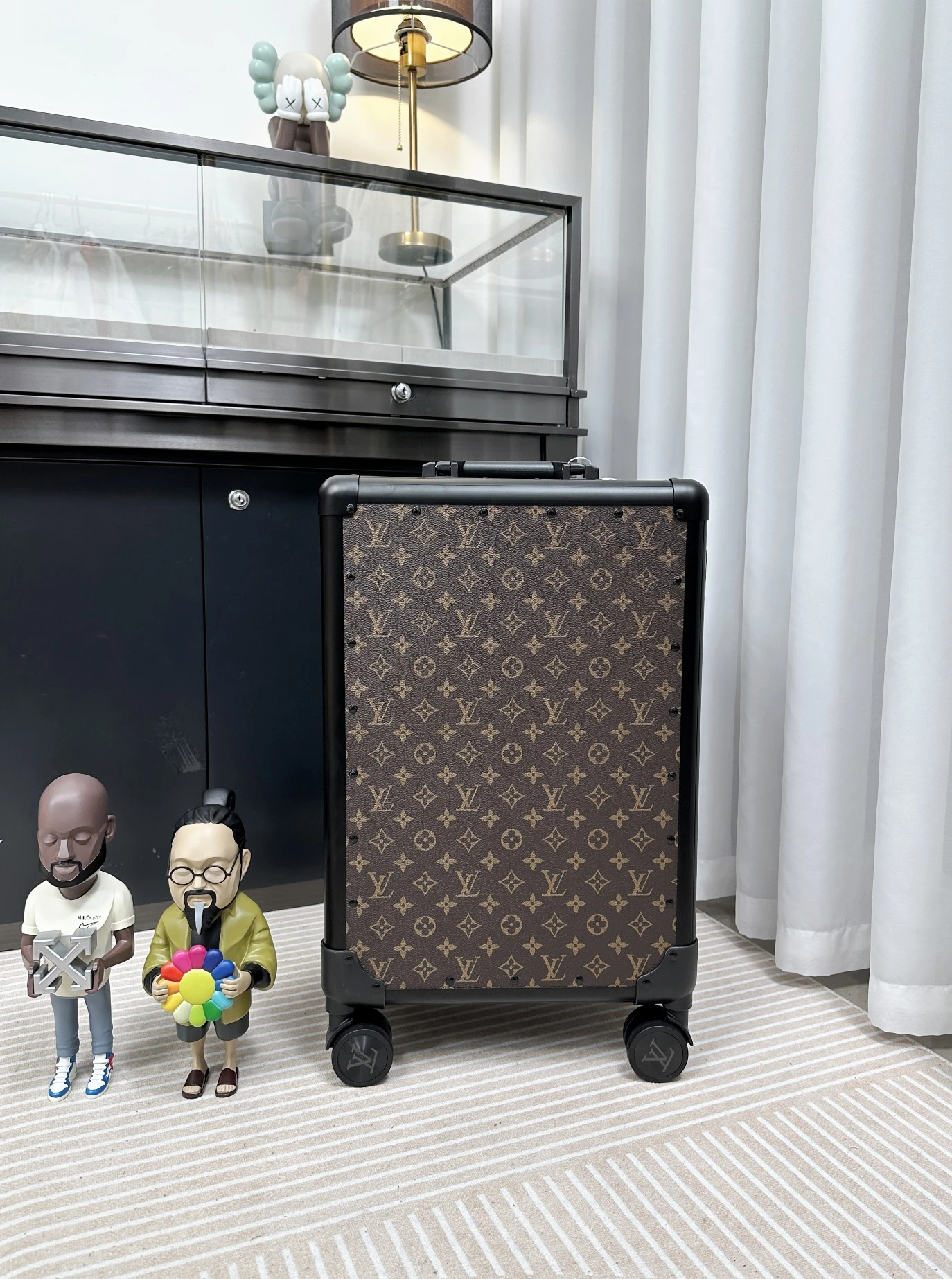 Louis Vuitton Luggage — ea91c9c3