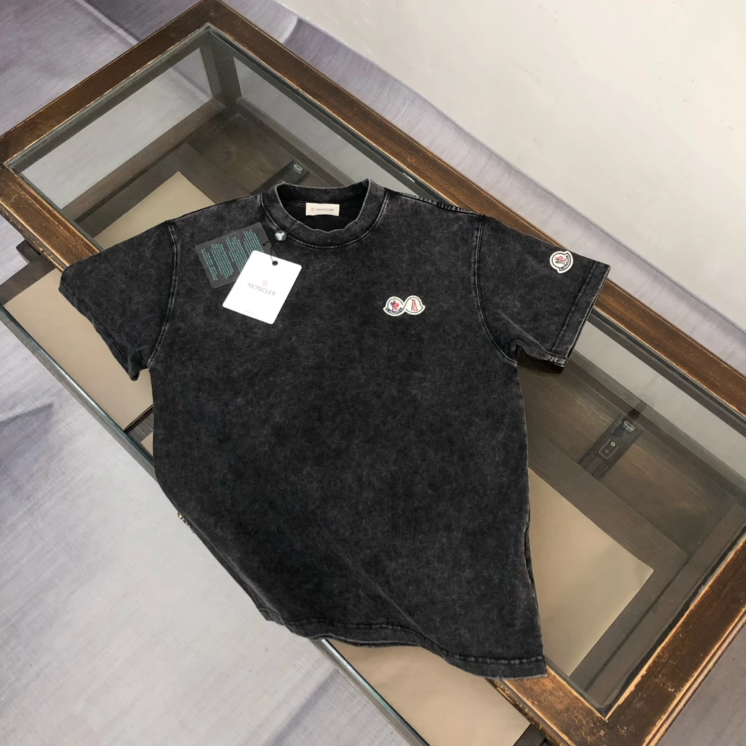 Moncler T-Shirt — 0e6b1972