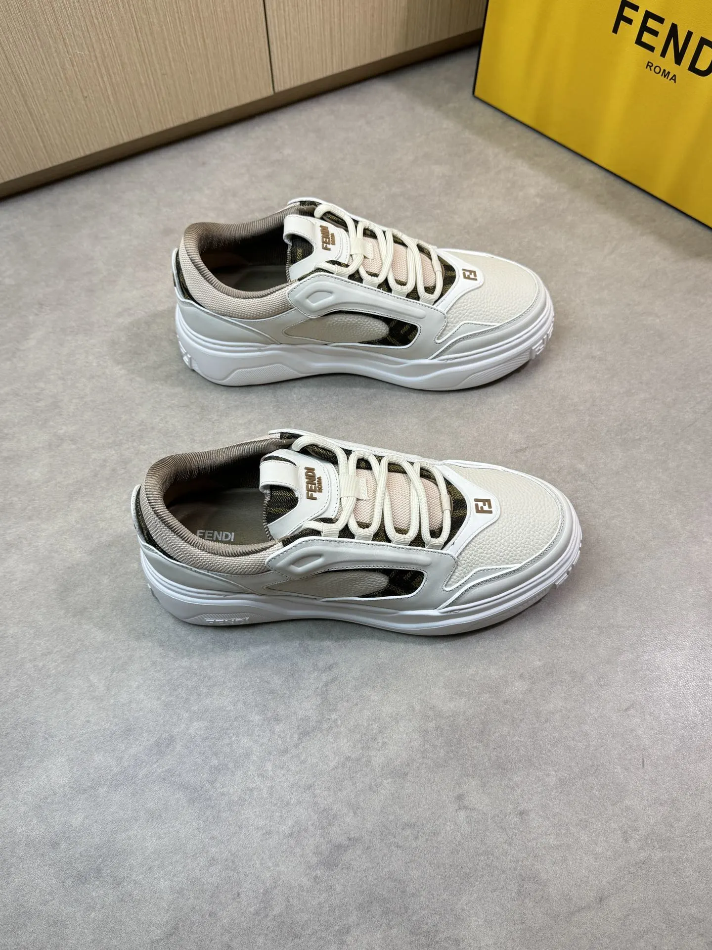 Fendi Sneakers — ae185691