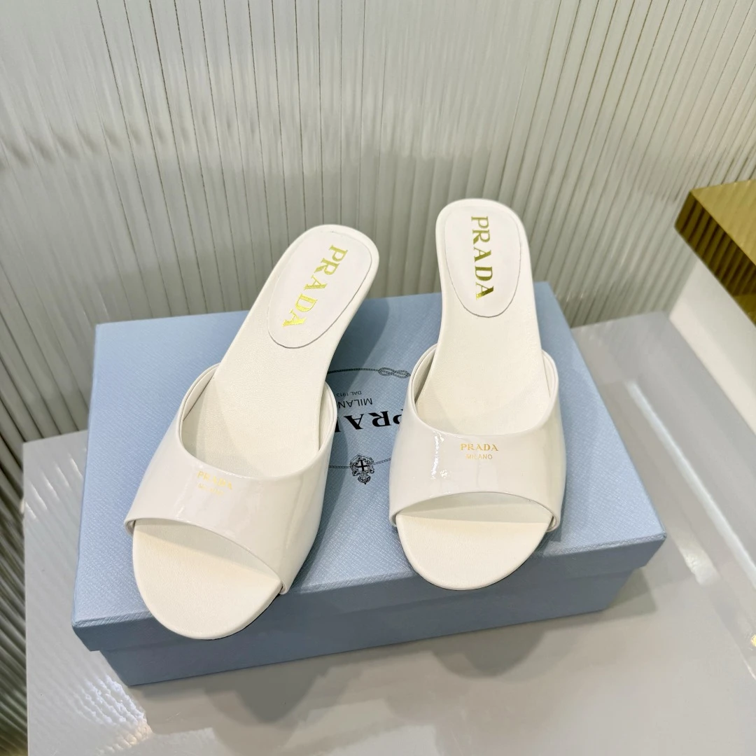 Prada Slippers — ed0847fa