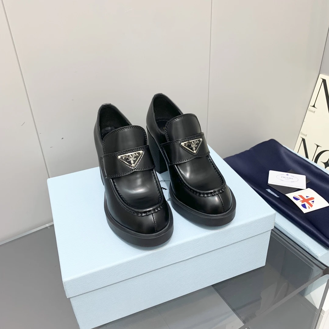 Prada Sneakers — 41a3b03f