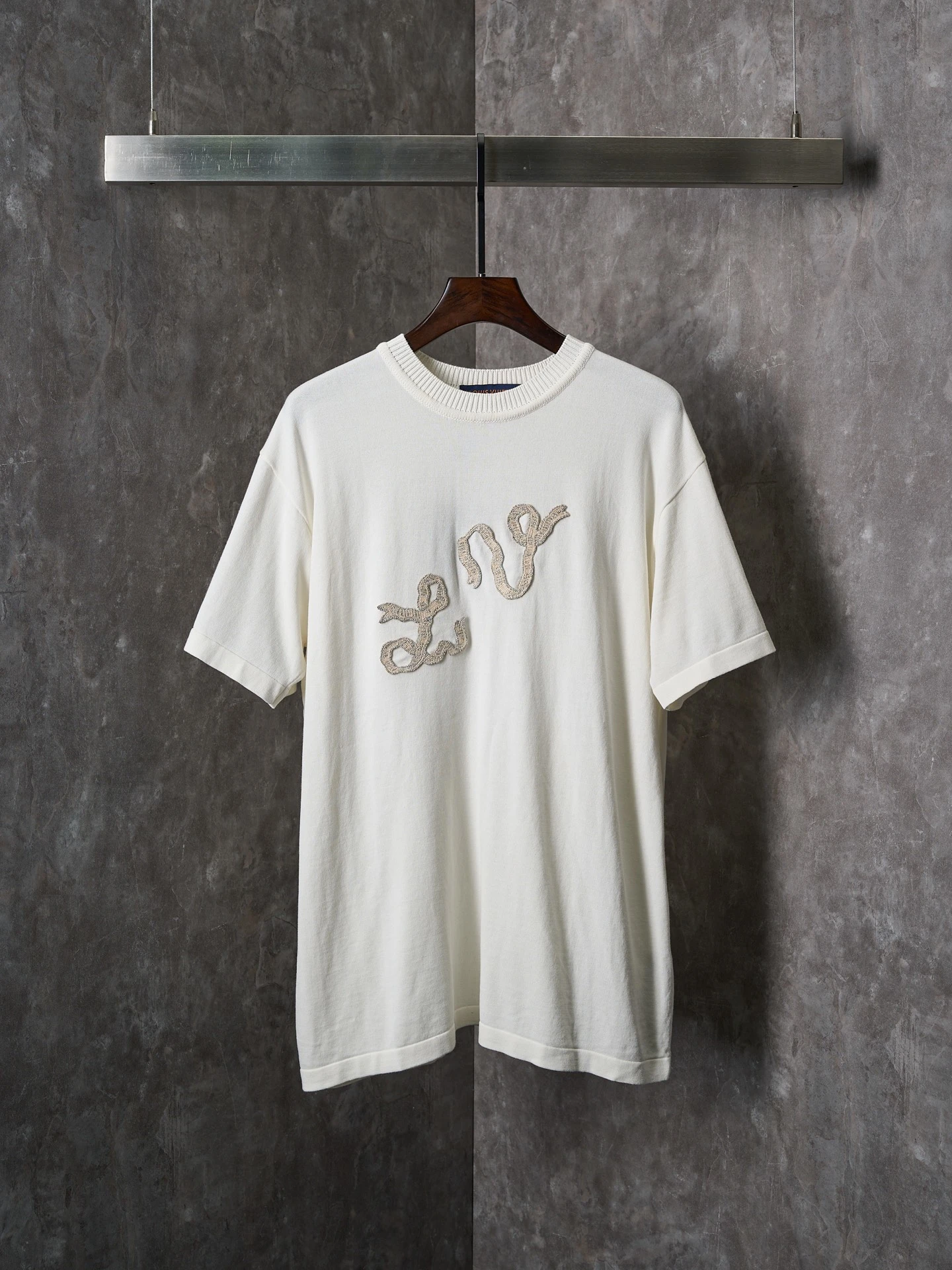 Louis Vuitton T-Shirt — 2613a37e