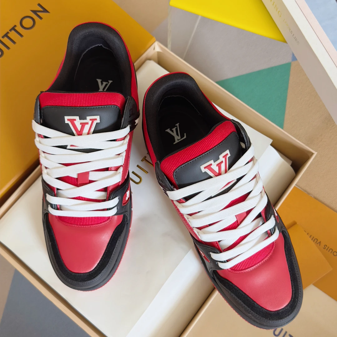 Louis Vuitton Sneakers — 9180f934