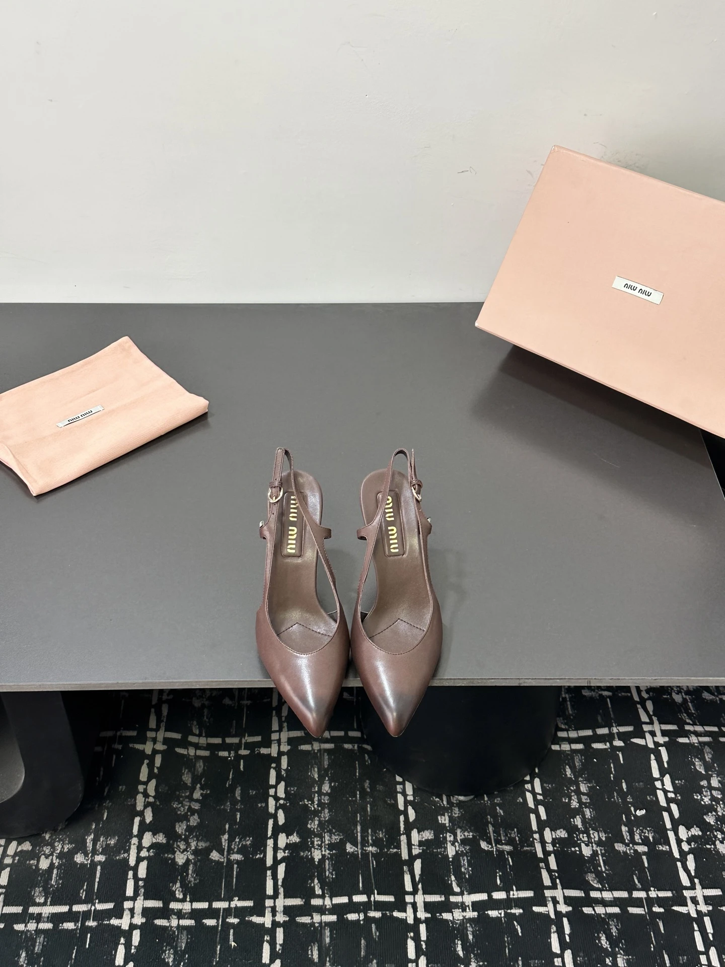 Miu Miu Sandals — b9c06c7e