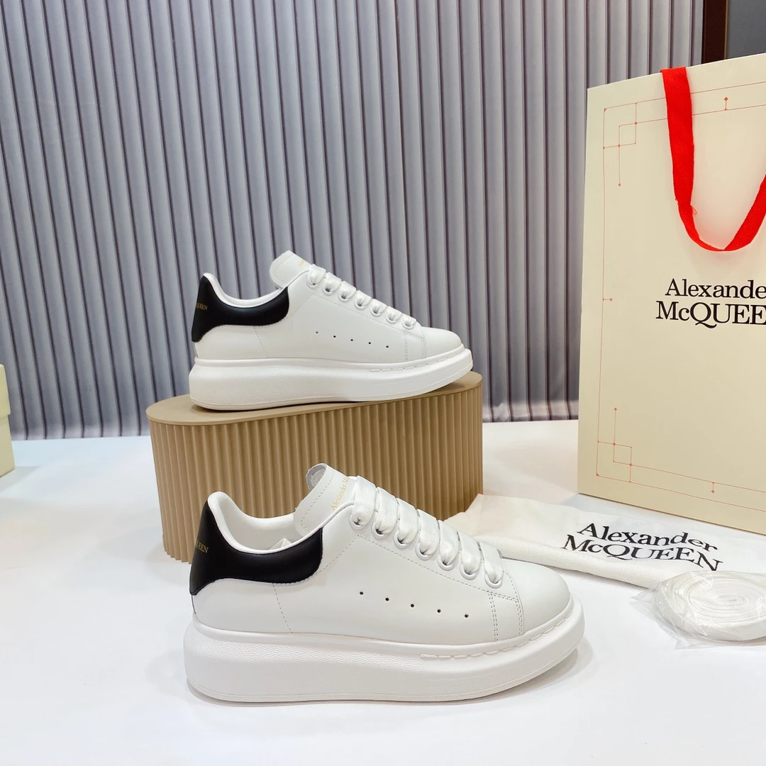 Alexander McQueen Sneakers — bacc6dc5