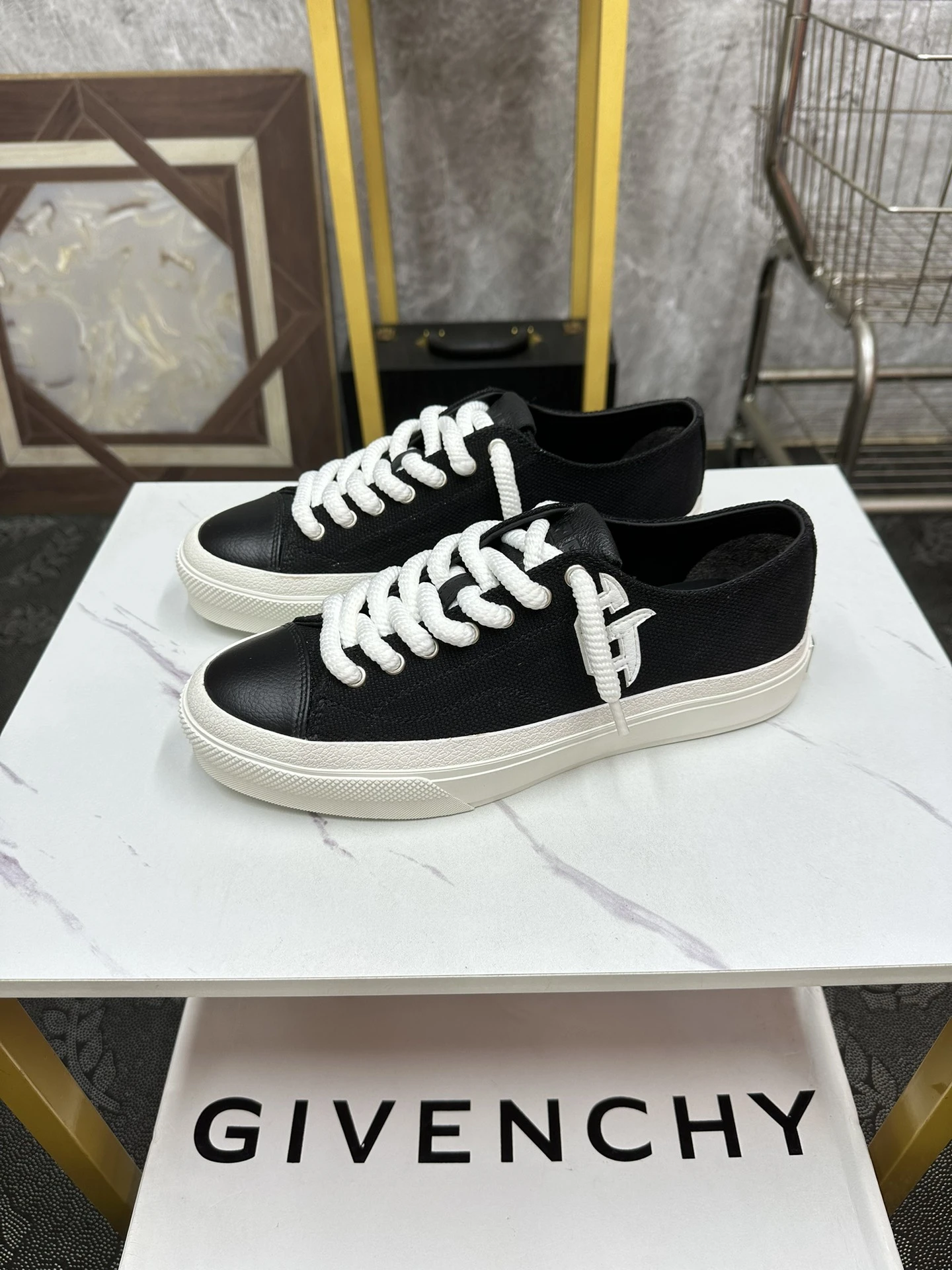 Givenchy Shoes — c1edb945