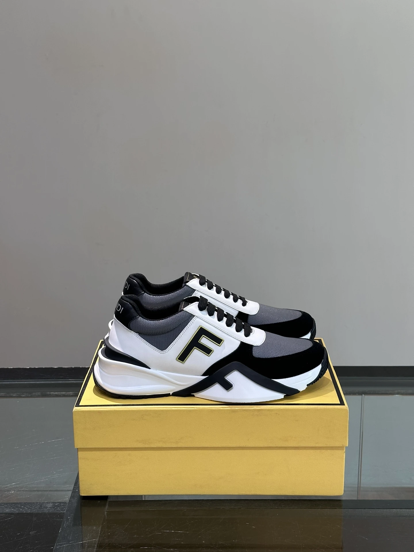 Fendi Sneakers — 6fbb2b7c
