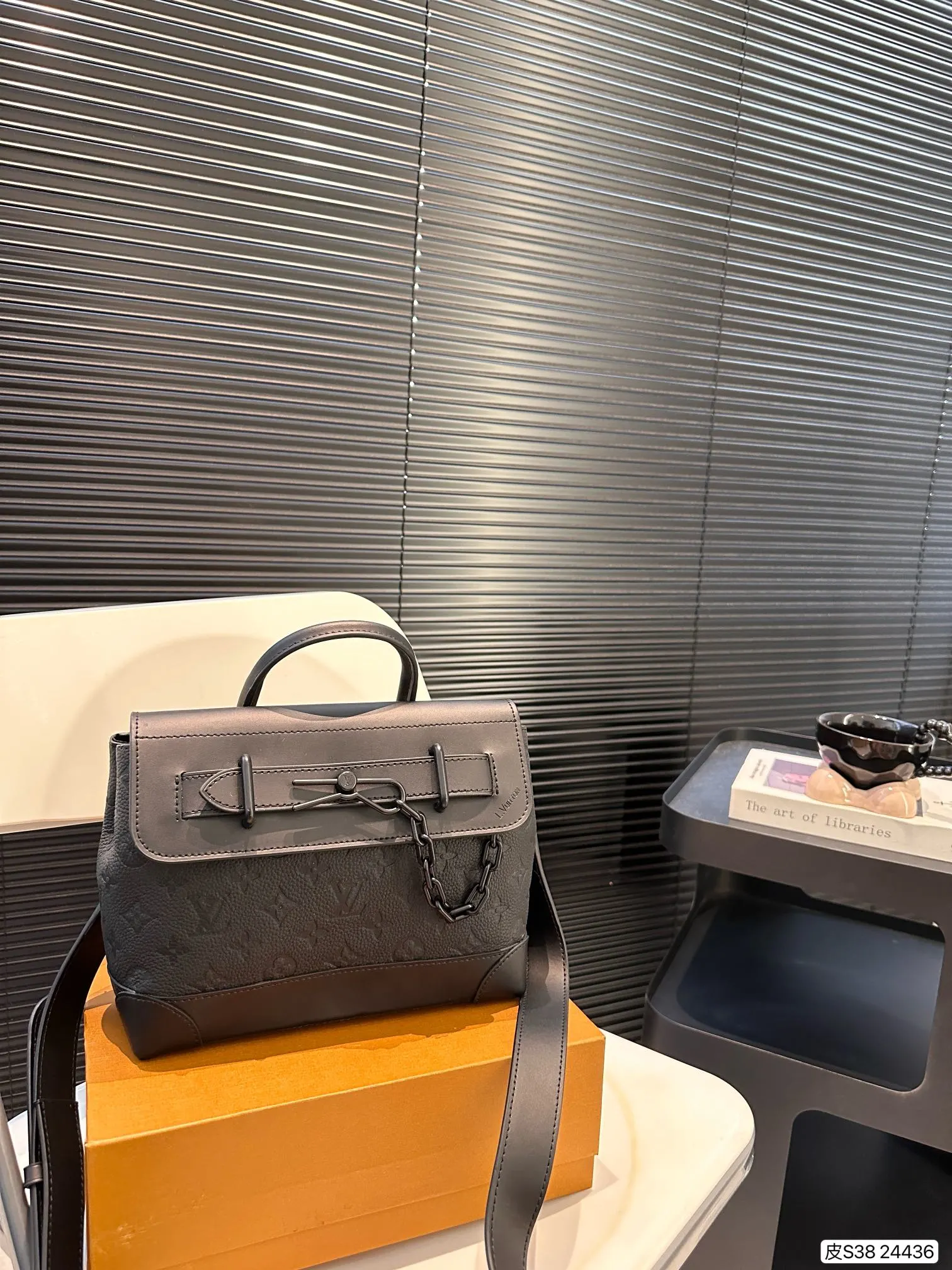 Louis Vuitton Bag — f6731ade