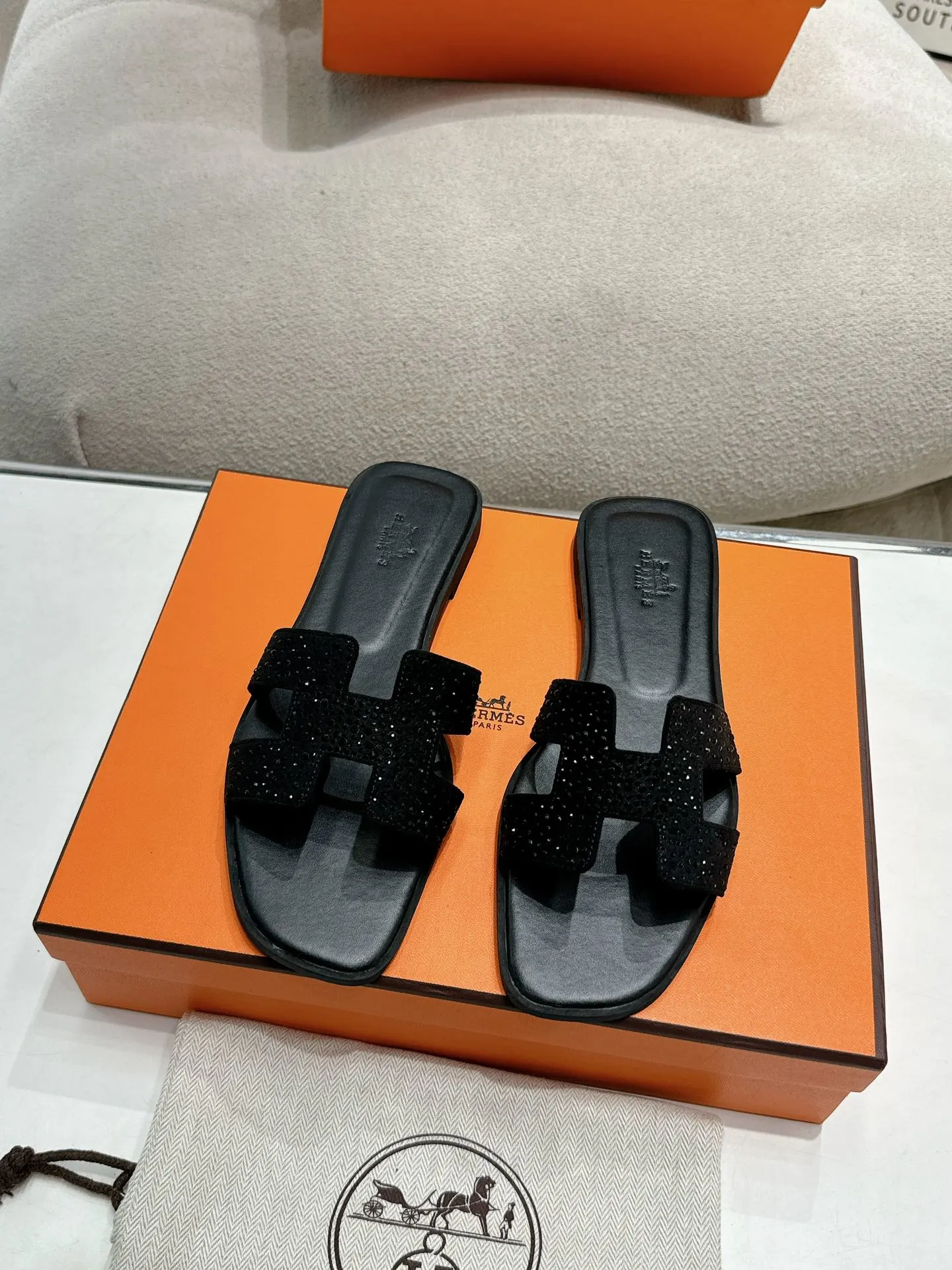 Hermès Slippers — e8d561ae