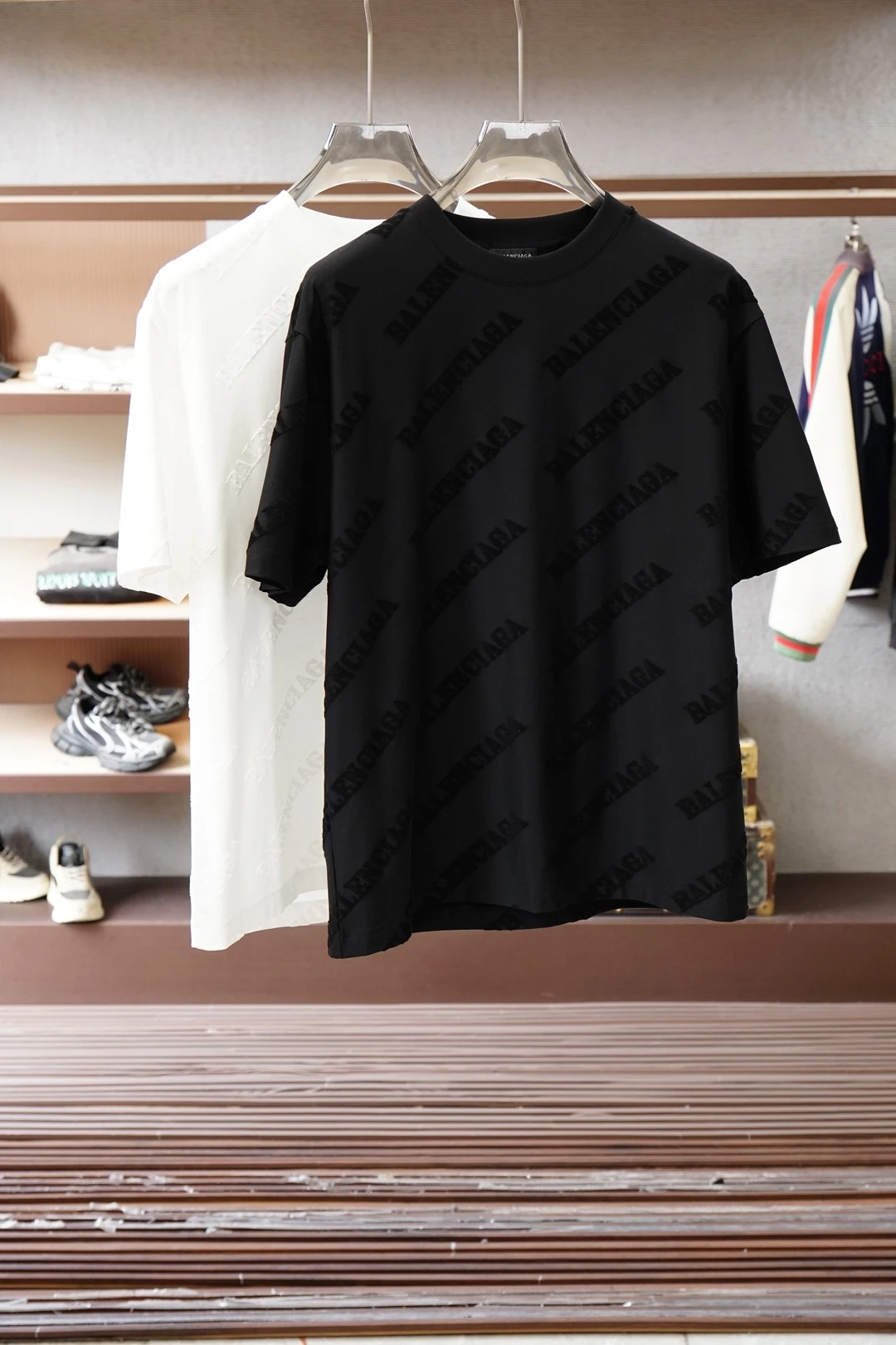 Balenciaga T-Shirt — be2af906