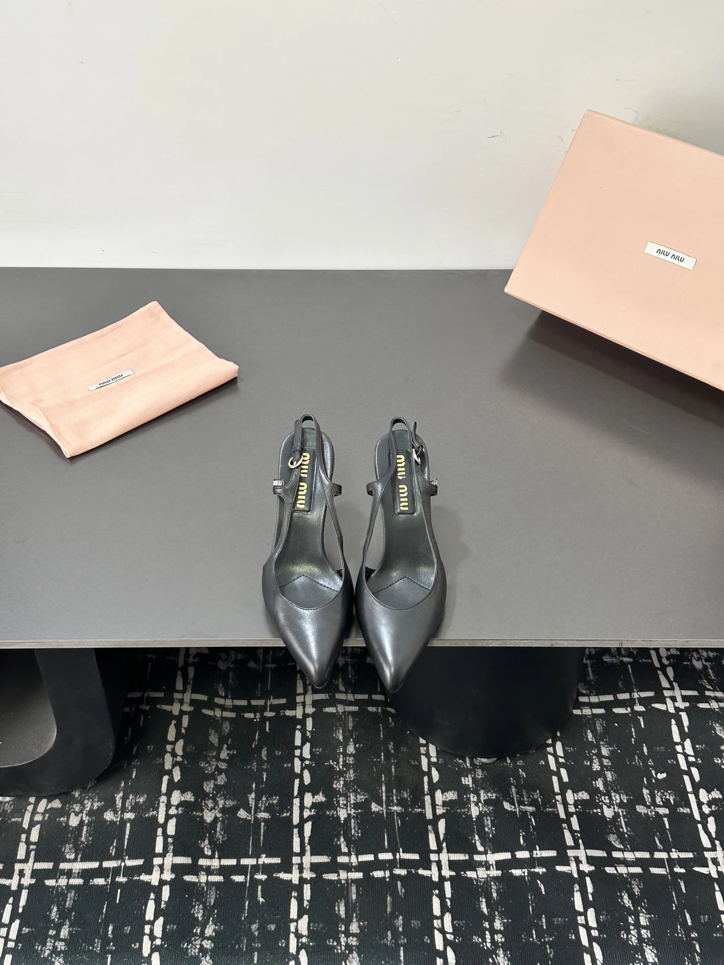 Miu Miu Sandals — 5ed73ea2